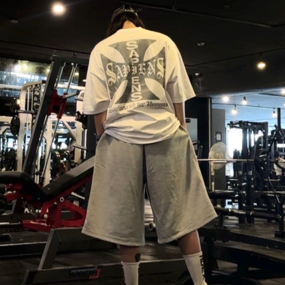 [KREAM 단독] Sapiens Neo Sapiens Over Fit Short Sleeves White, [KREAM 단독] Sapiens Engineered Over Fit Shorts Gray 착용 스타일 - 2