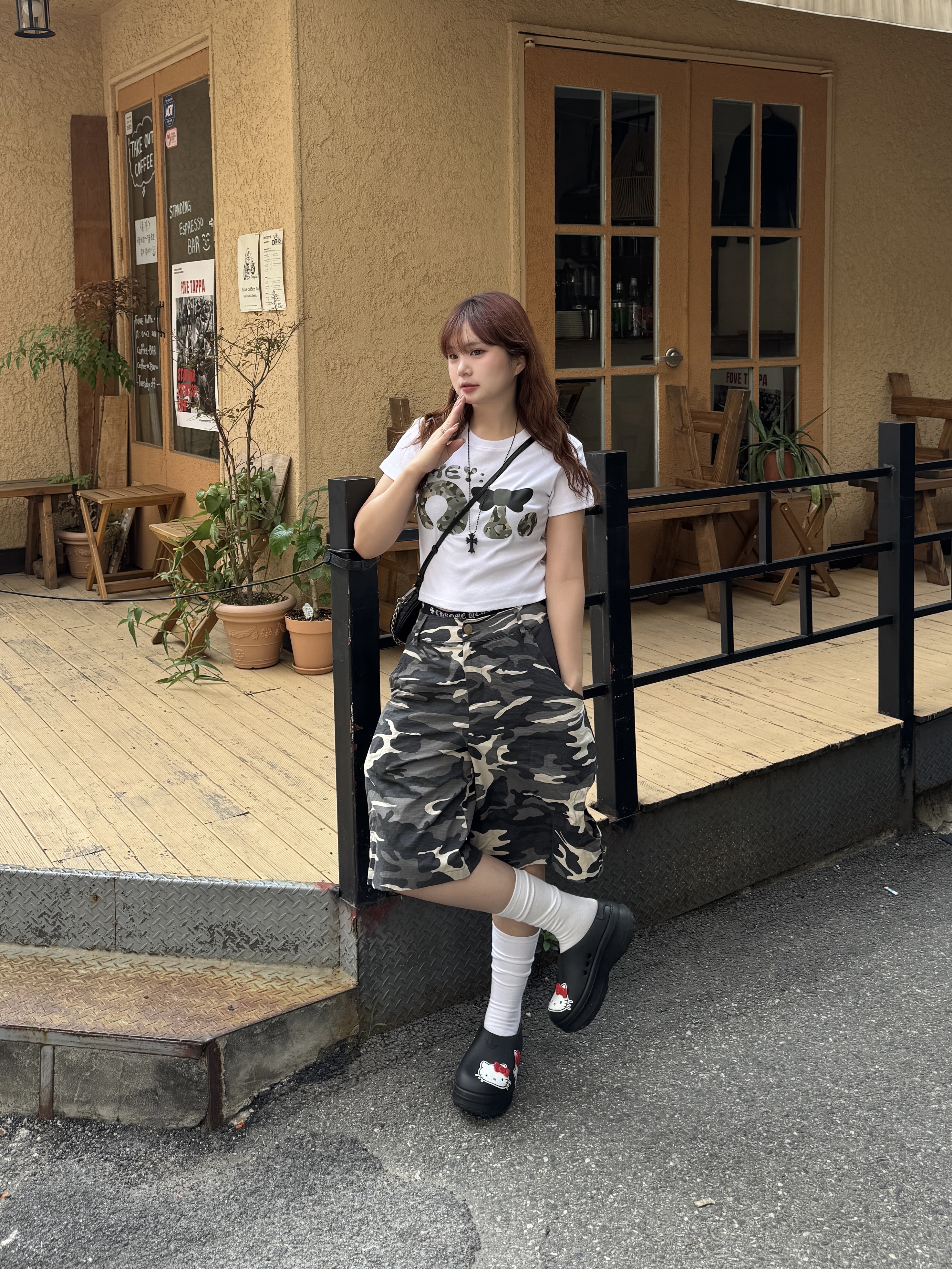 (W) Adidas x Hello Kitty Adifom Stan Smith Mules Core Black Red Cloud White, Chrome Hearts Silichrome CH Cross Pendant Black 2022/2023/2025 착용 스타일