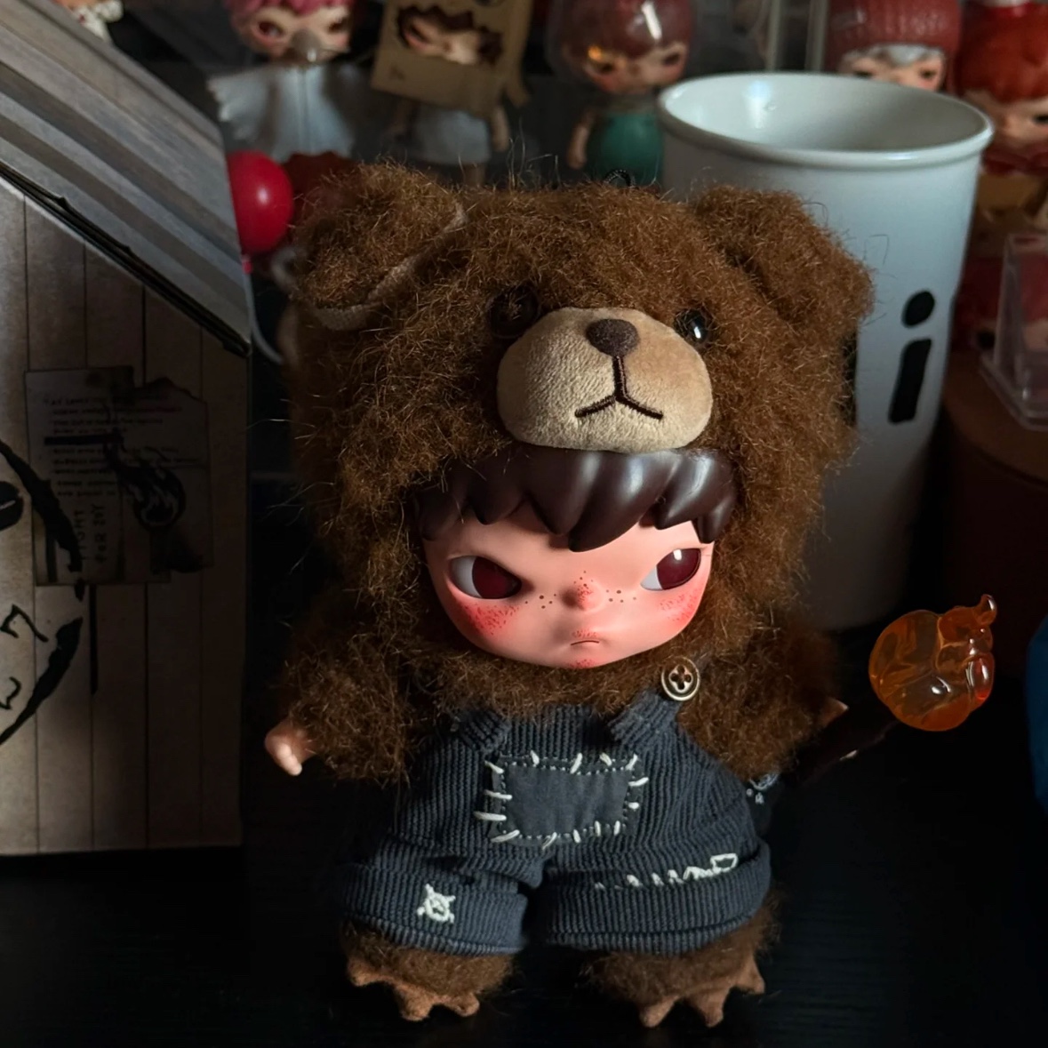 Pop Mart Hirono Living Wild-Fight For Joy Plush Doll 착용 스타일