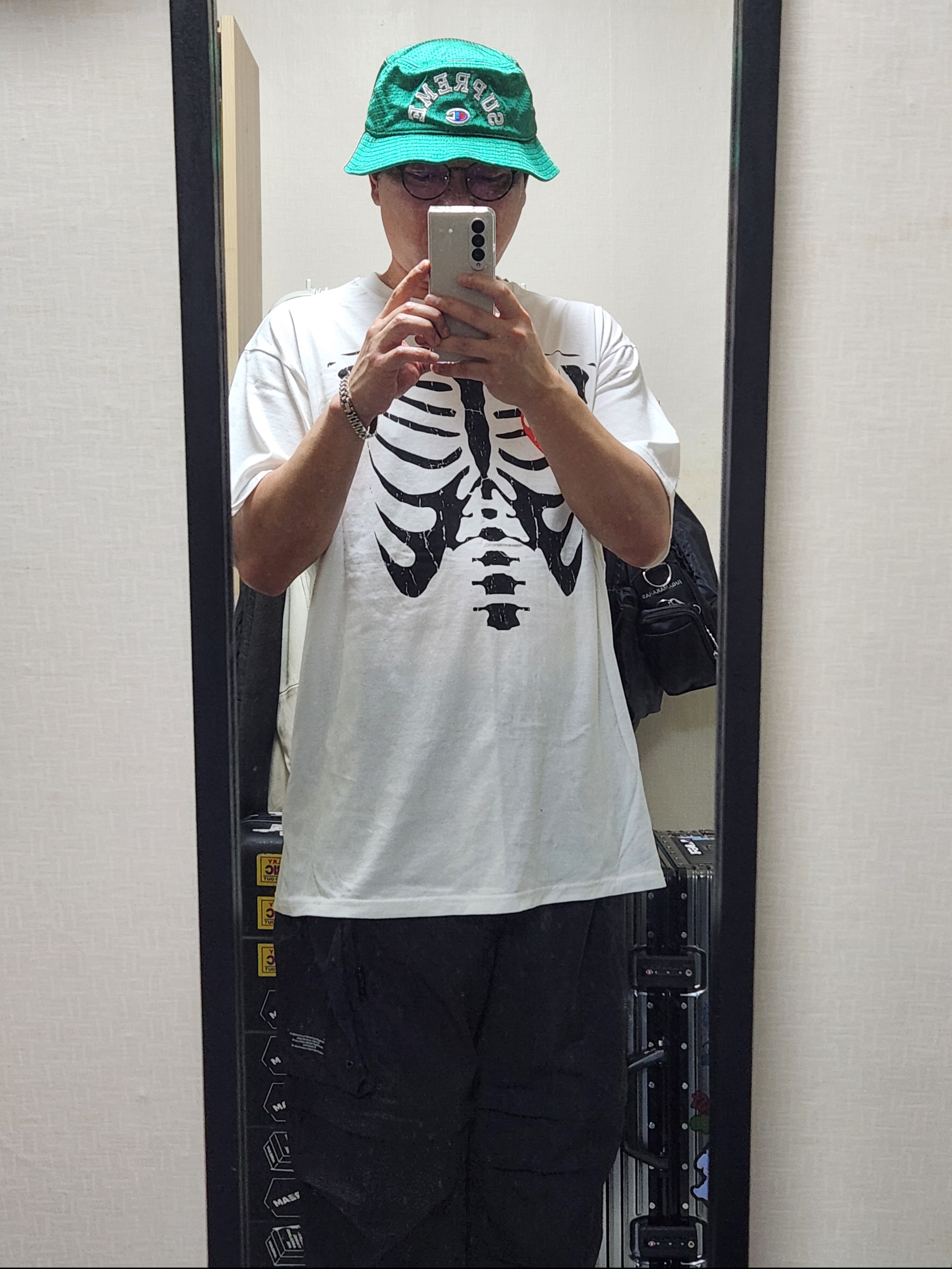 Supreme x Champion Mesh Crusher Green - 24SS, GU x Undercover Utility Pants Black 착용 스타일