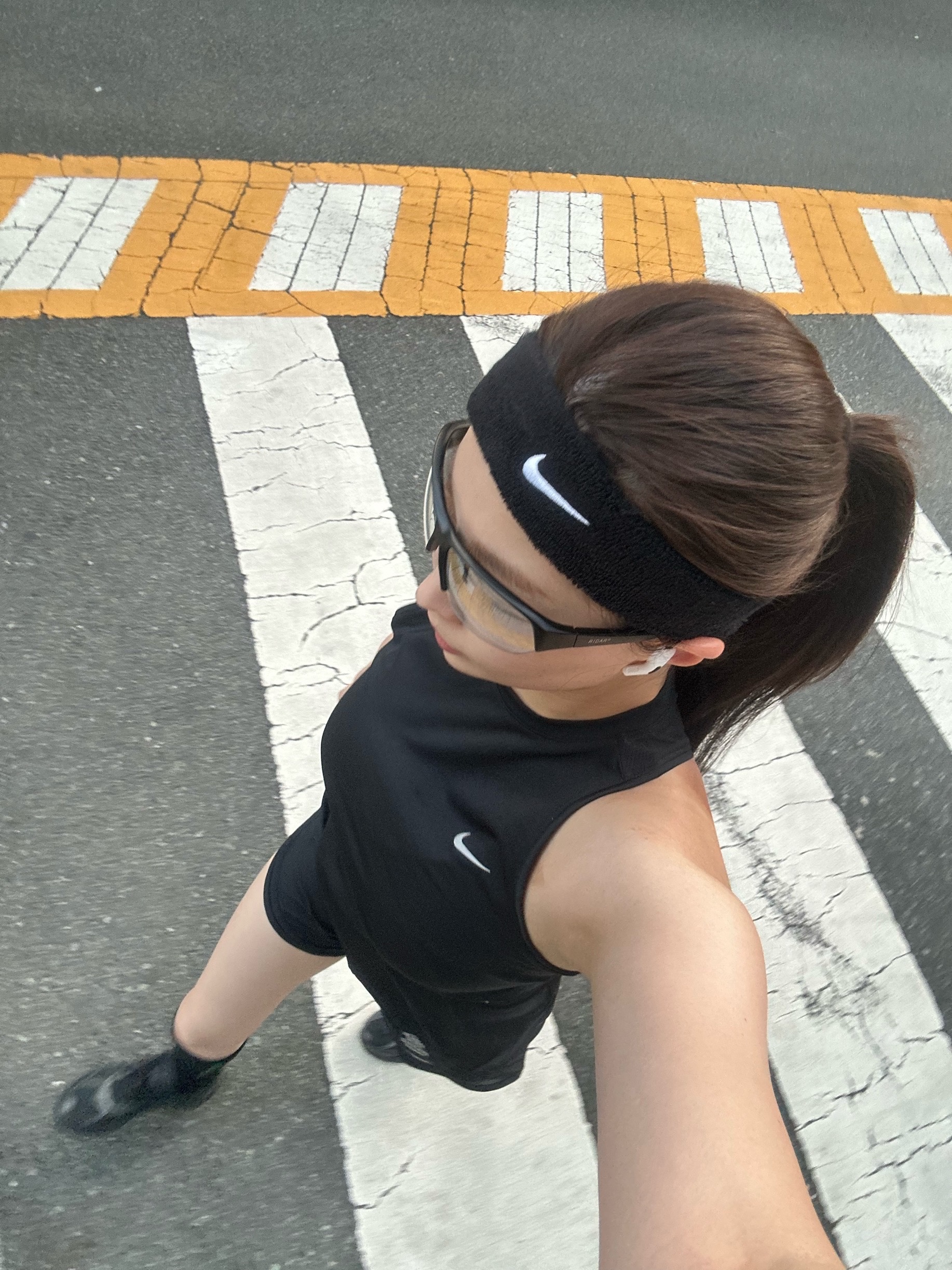 Nike Swoosh Headband Black 착용 스타일 - 3