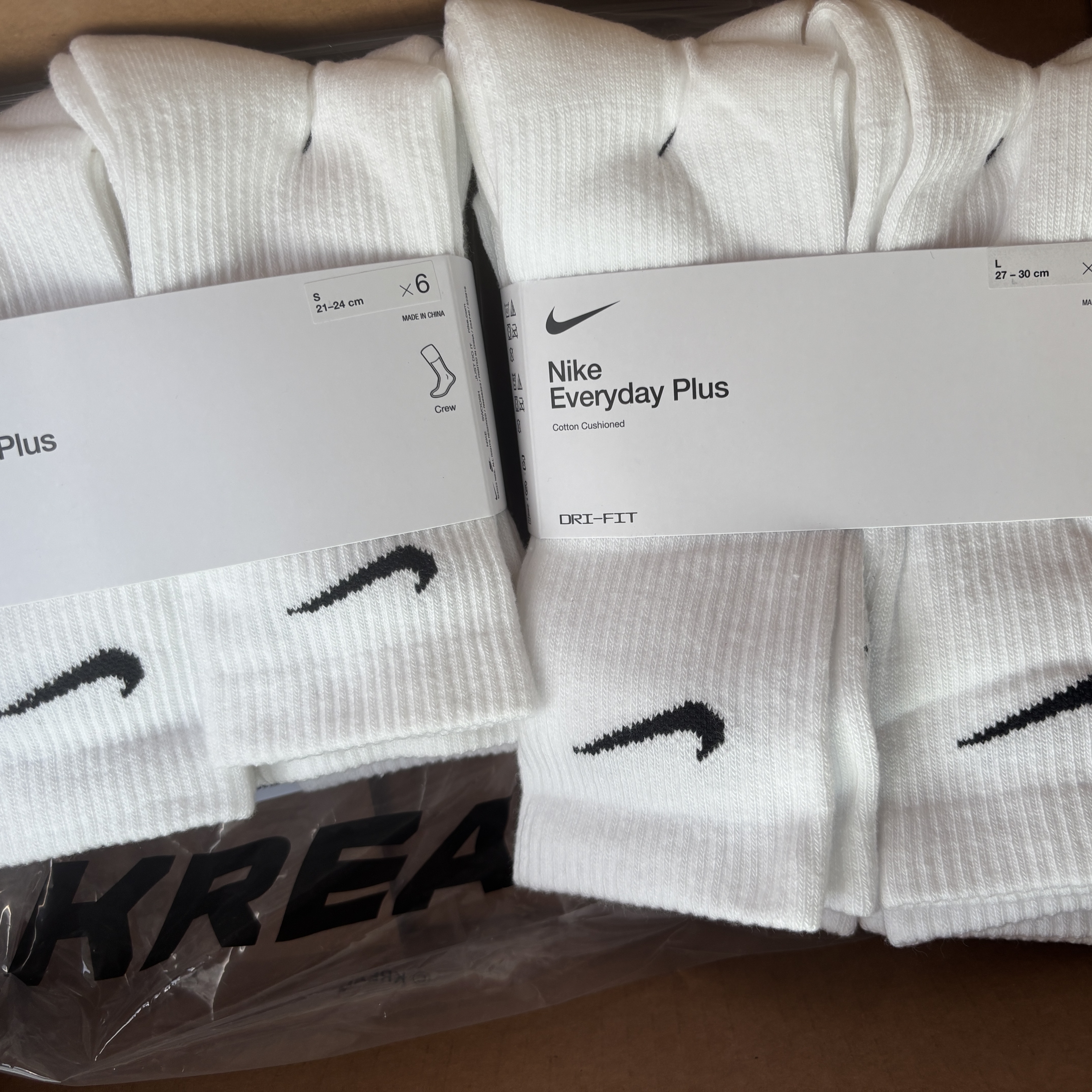 Nike Everyday Cushioned Training Crew Socks White (6 Pack/Korean Ver.) 착용 스타일