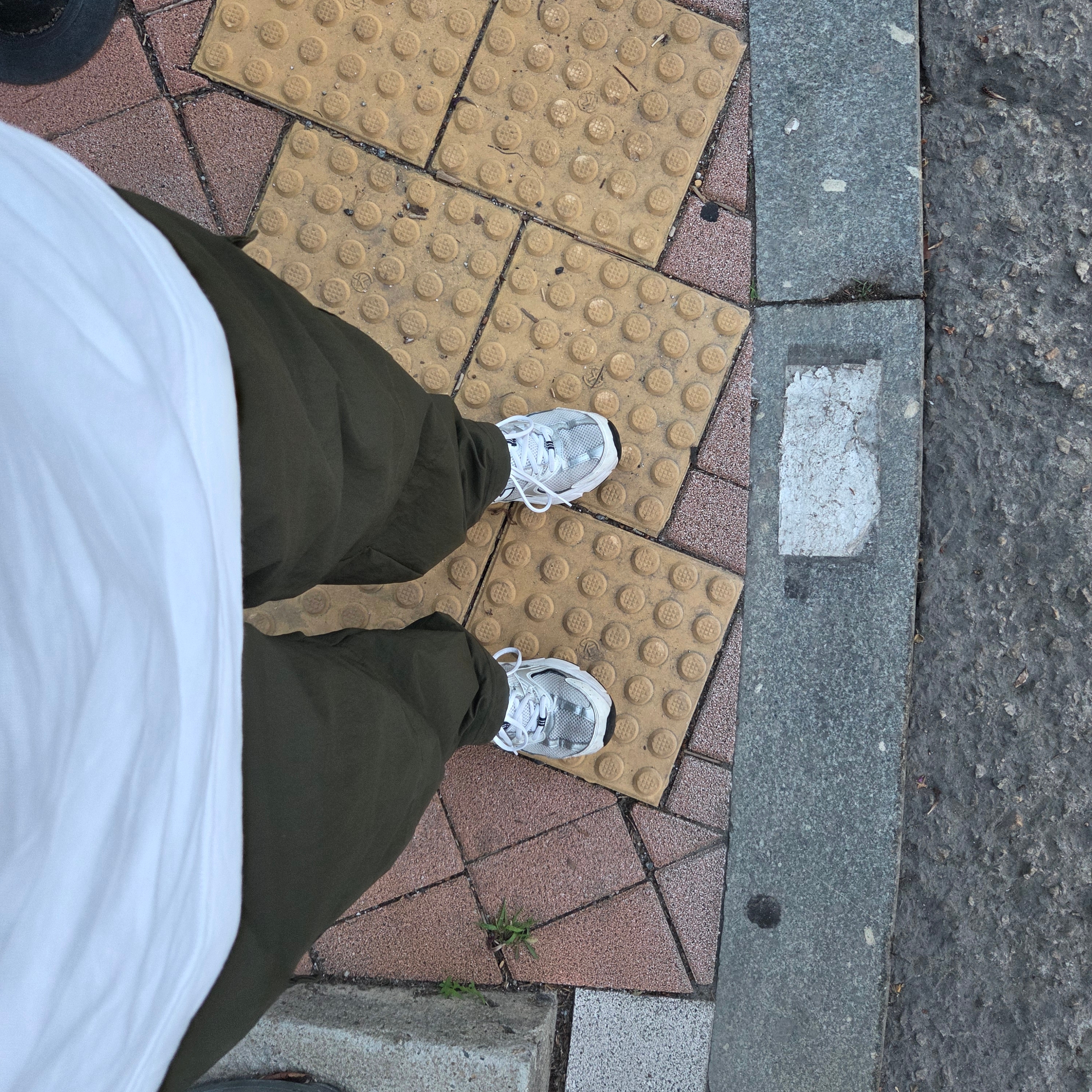 New Balance 530 White 착용 스타일