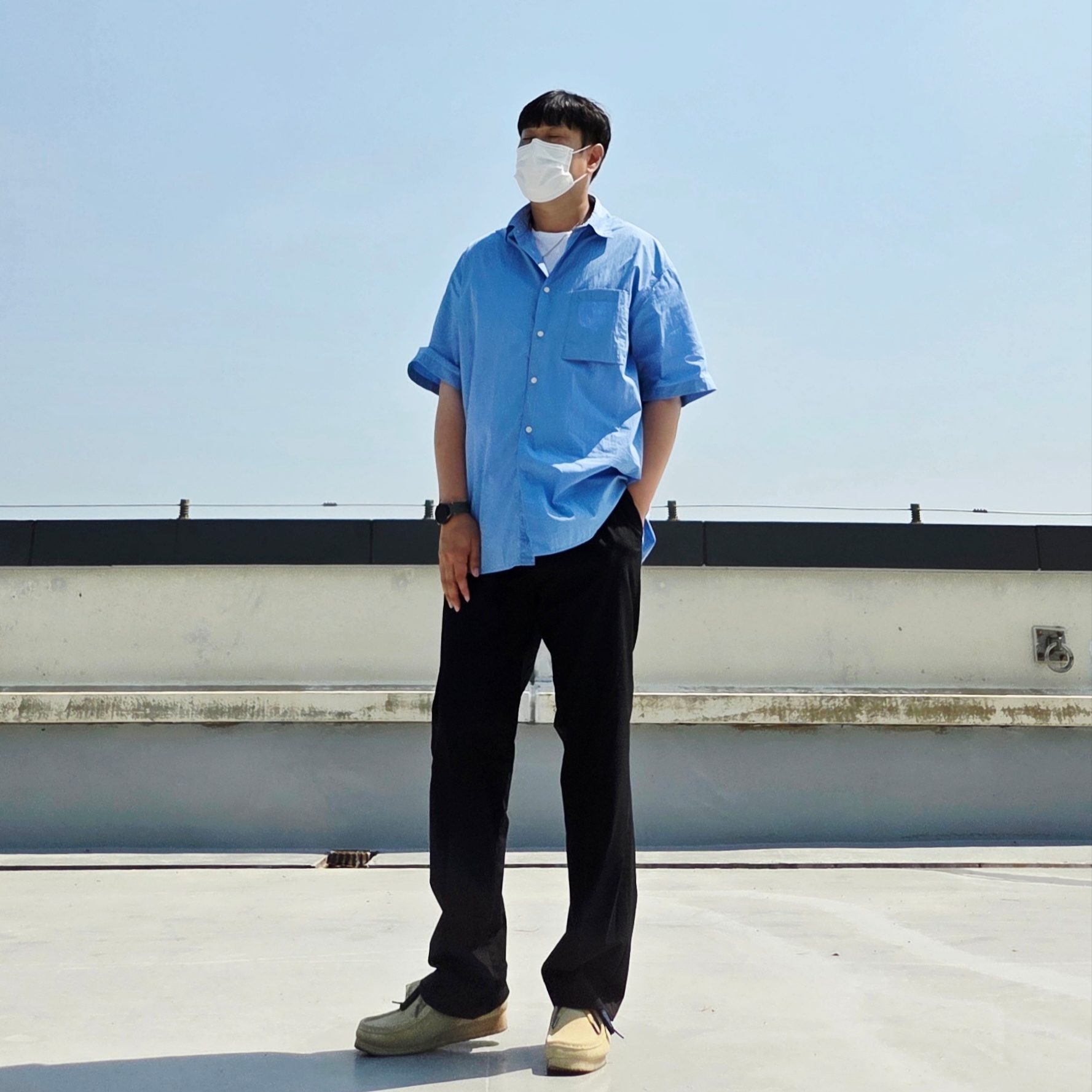 Clarks Wallabee Maple Suede 착용 스타일 - 4
