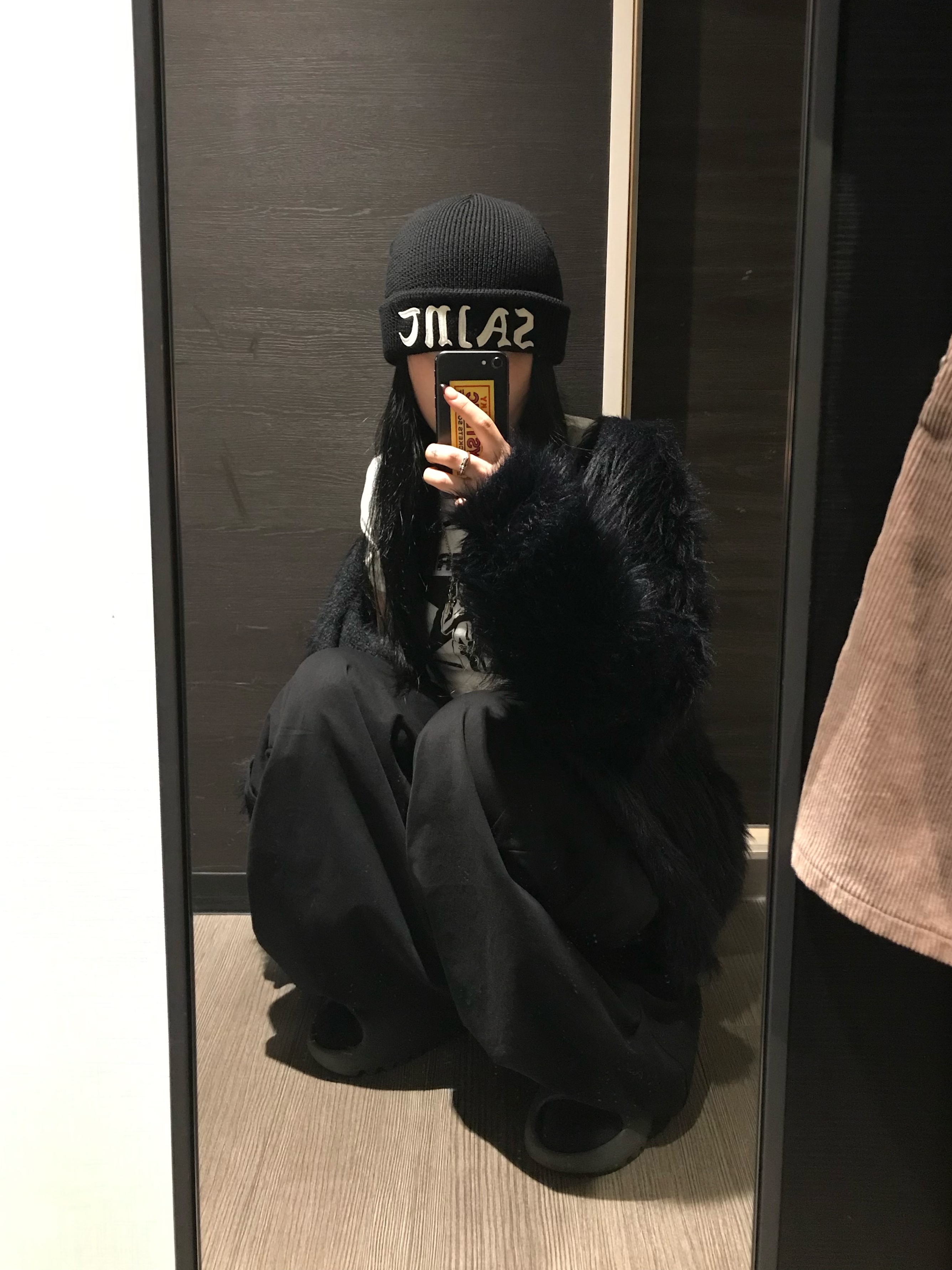 Saint Mxxxxxx Saint Knit Cap Black - 24AW, Adidas Yeezy Slide Onyx 착용 스타일 - 1
