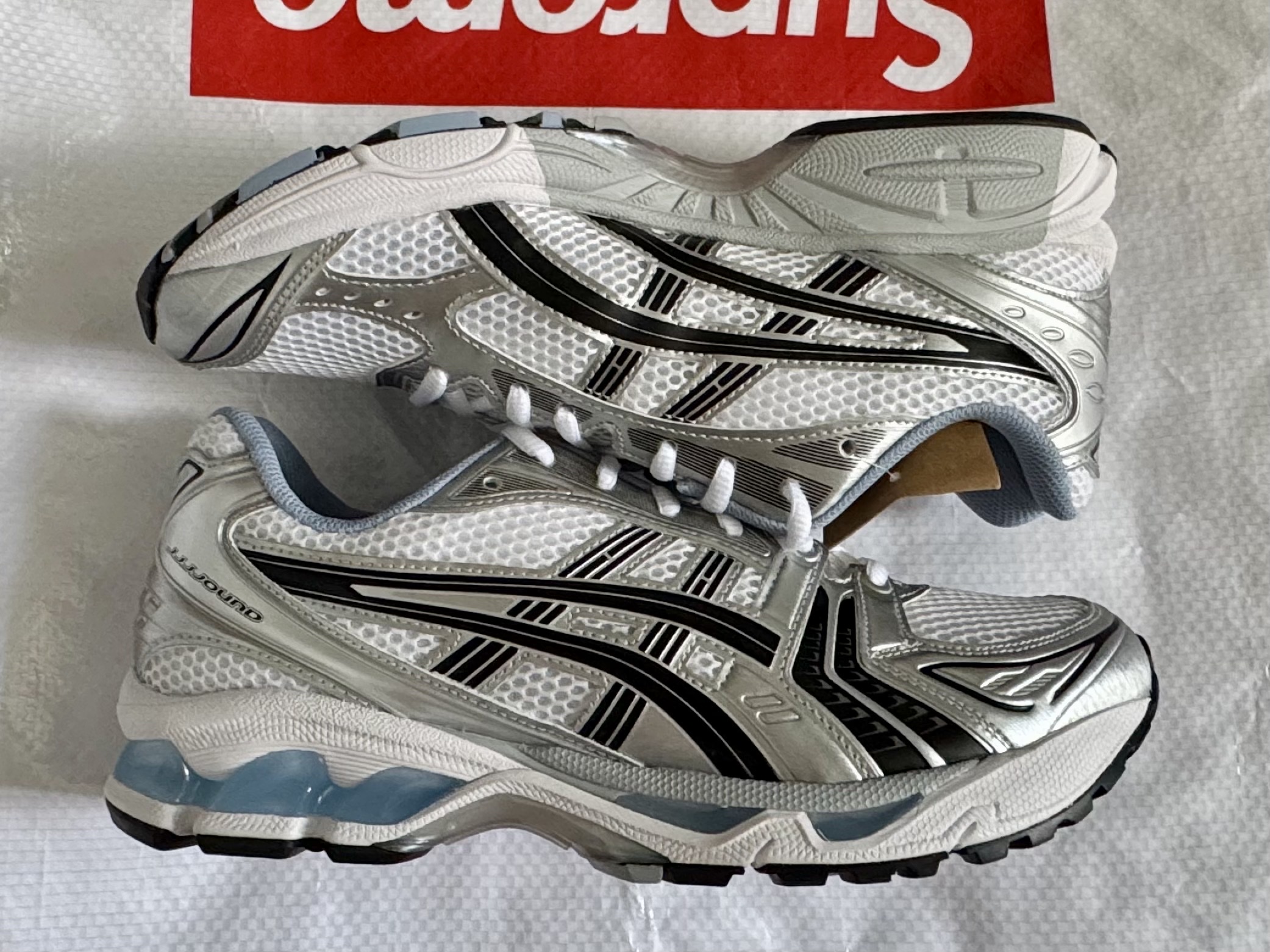 Asics x JJJJound Gel-Kayano 14 White Navy, NewJeans The Fairy Association Season’s Greetings 2025 착용 스타일 - 2
