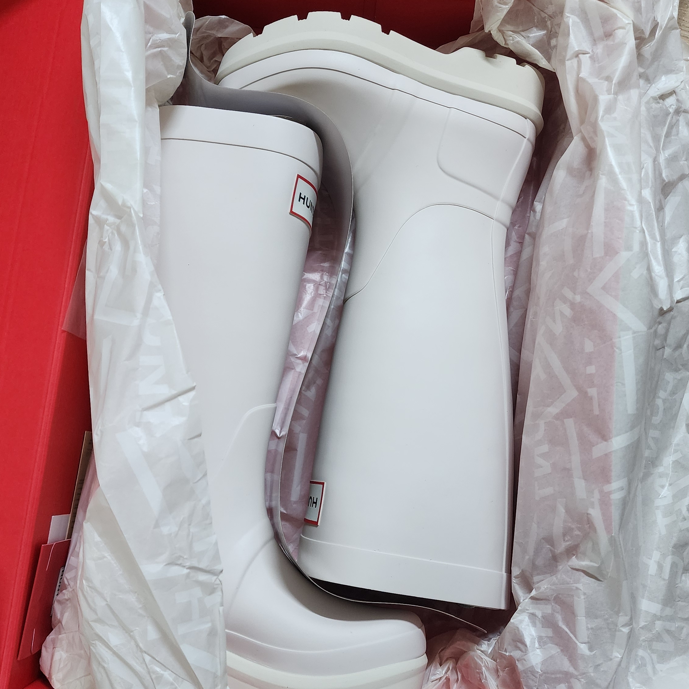 Hunter Original 2.0 Tall Boots White Willow 착용 스타일 - 1