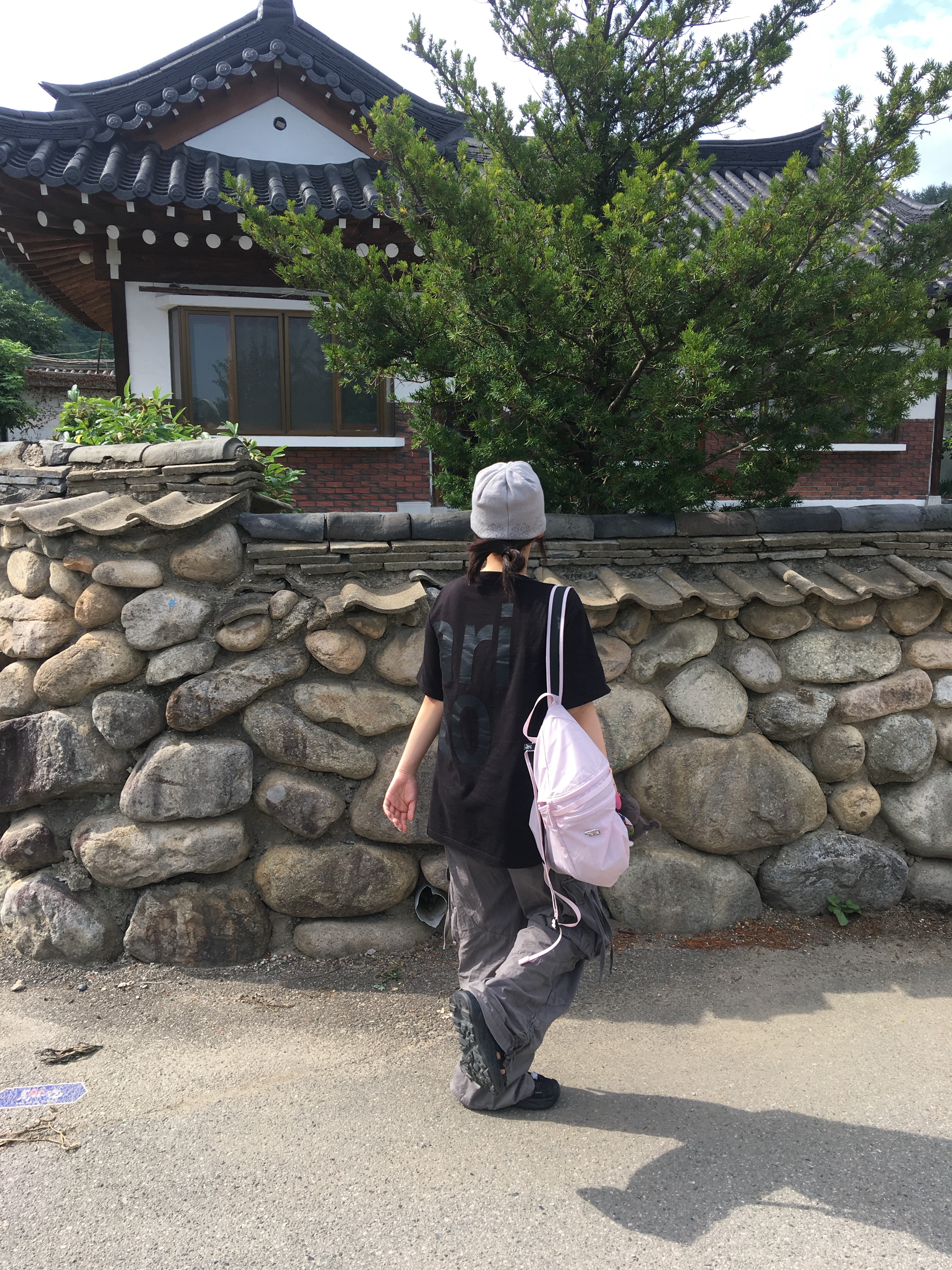 [예약 배송][KREAM 단독] Safarispot Basic Safari T-Shirt Black, Coyseio Raw Edge Pocket Pants Charcoal 착용 스타일 - 2