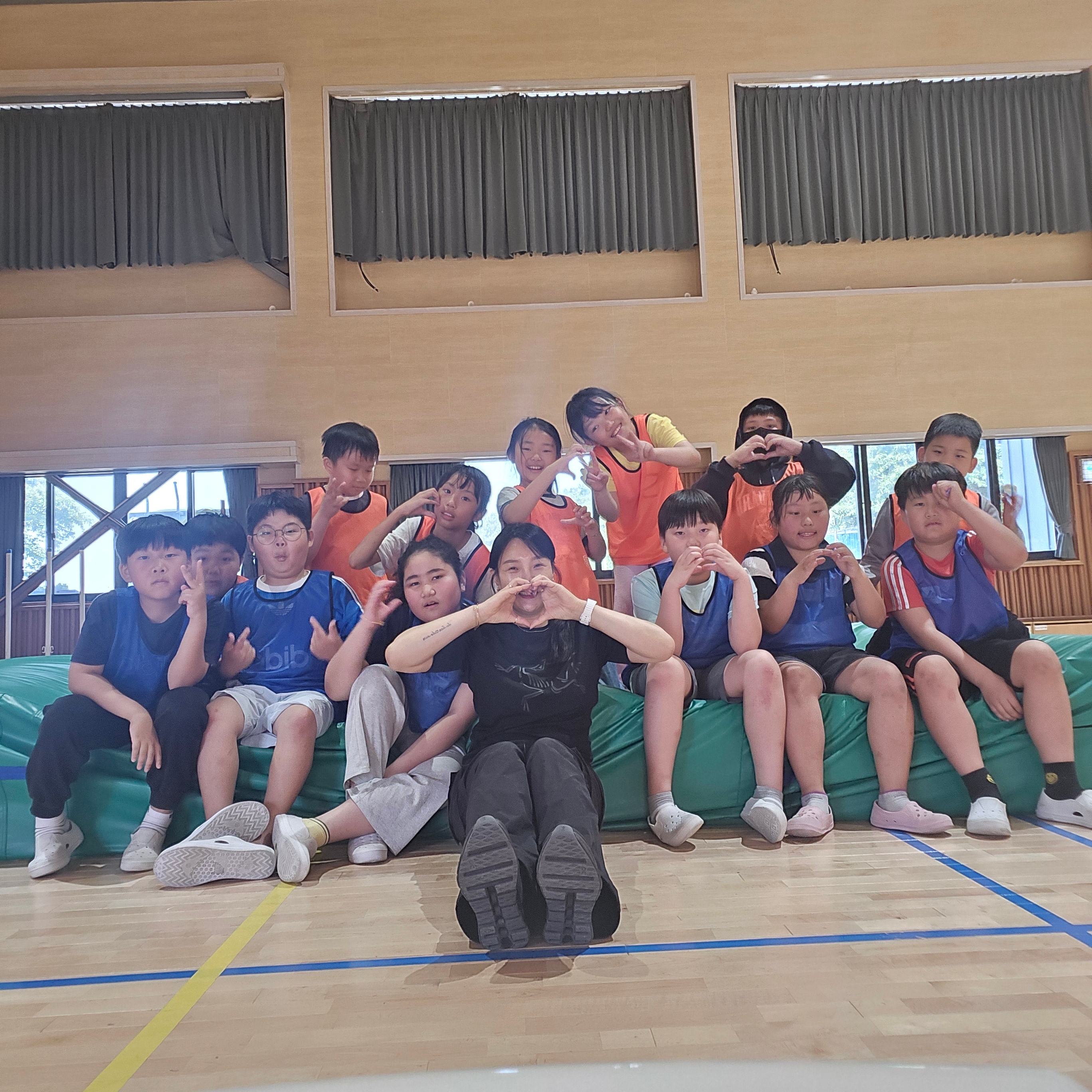 (W) On Running Cloudtilt Eclipse Black 착용 스타일