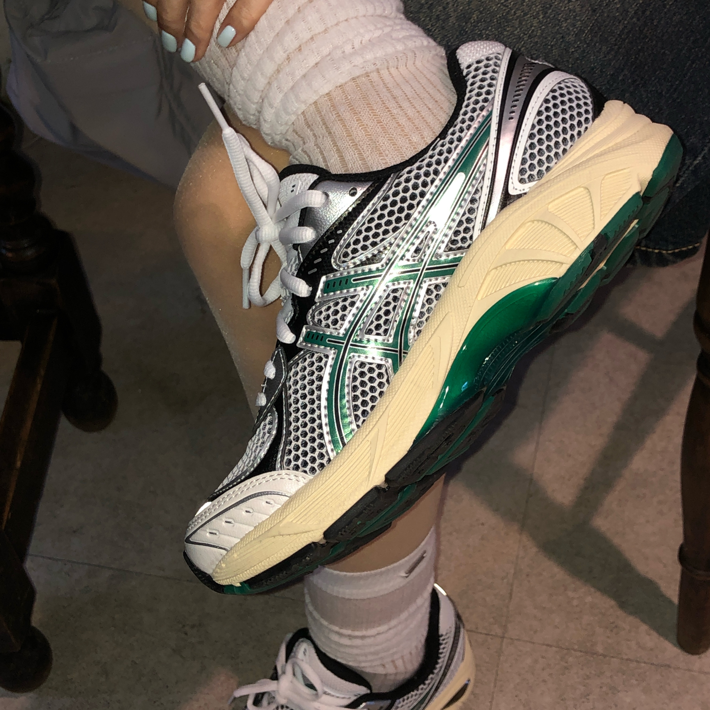 Asics GT-2160 White Jasper Green, Supreme Washed Chino Twill Camp Cap Indigo - 25SS 착용 스타일 - 4