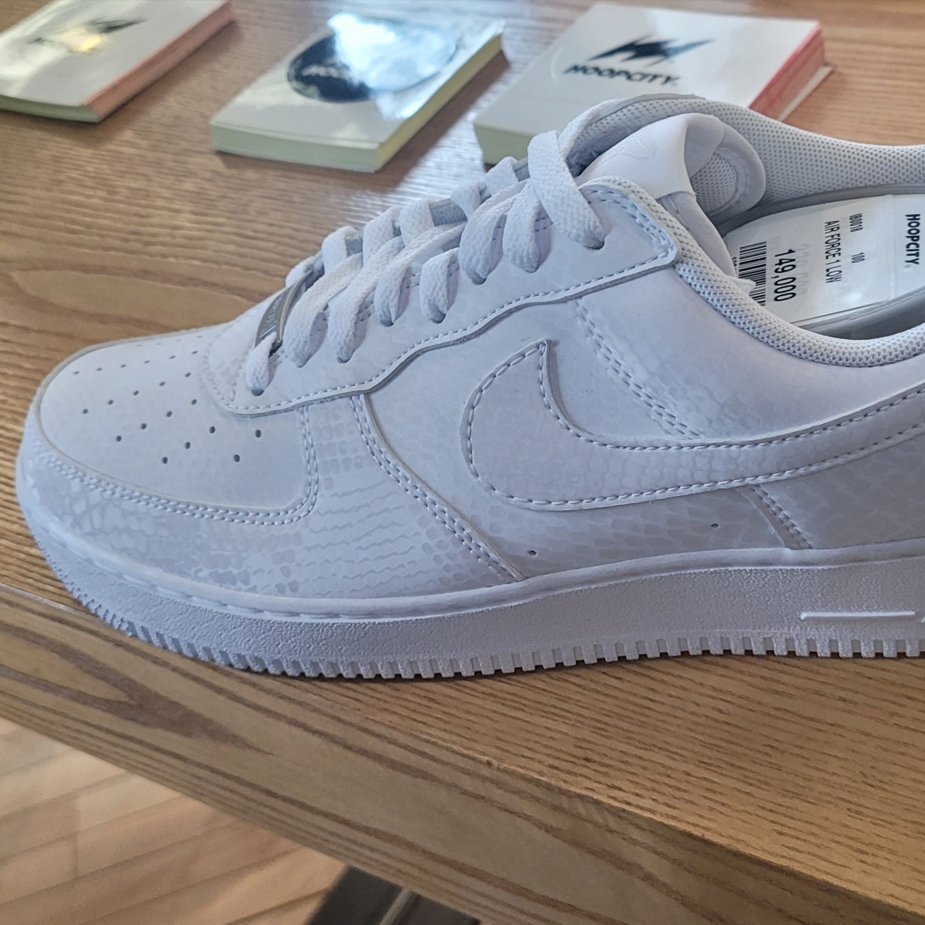 Nike x Kobe Bryant Air Force 1 Low Triple White 착용 스타일 - 2