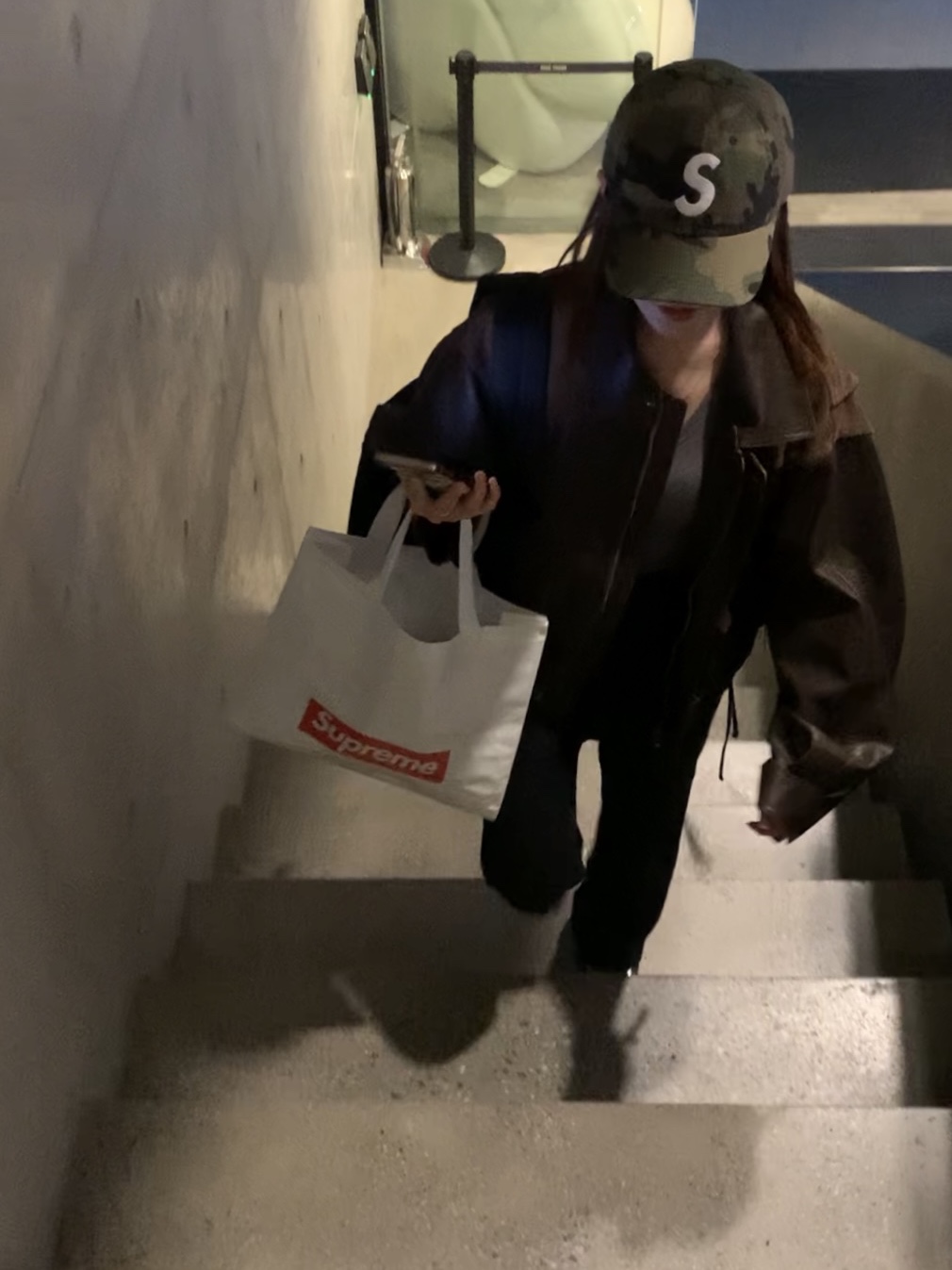 Supreme Seersucker S Logo 6-Panel Woodland Camo - 24SS, CDG Backpack Black 착용 스타일 - 3