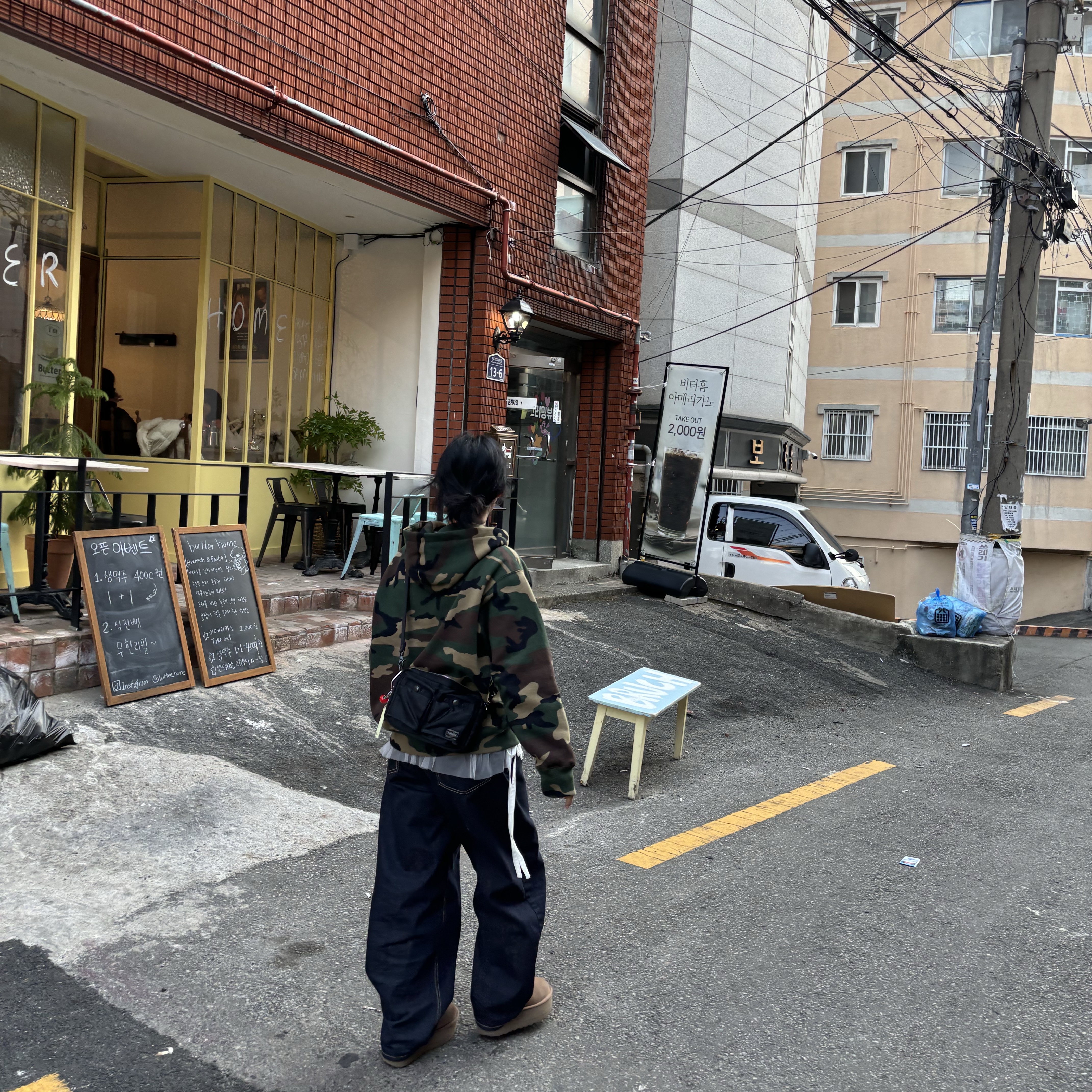 Supreme Small Box Zip Up Hooded Sweatshirt Woodland Camo - 24FW, (W) UGG Classic Ultra Mini Platform Boots Chestnut 착용 스타일