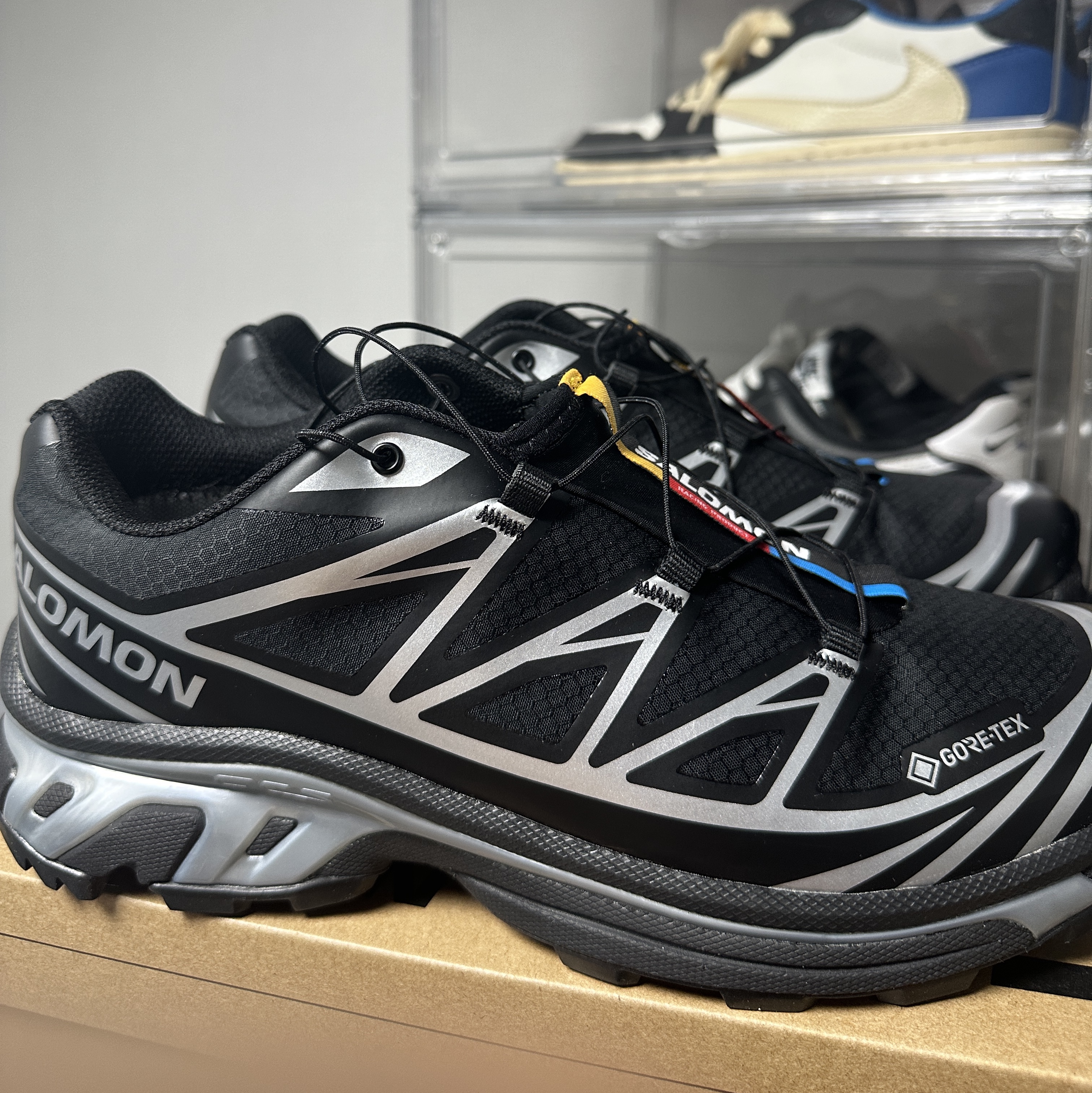 Salomon XT-6 GTX Black Silver 착용 스타일