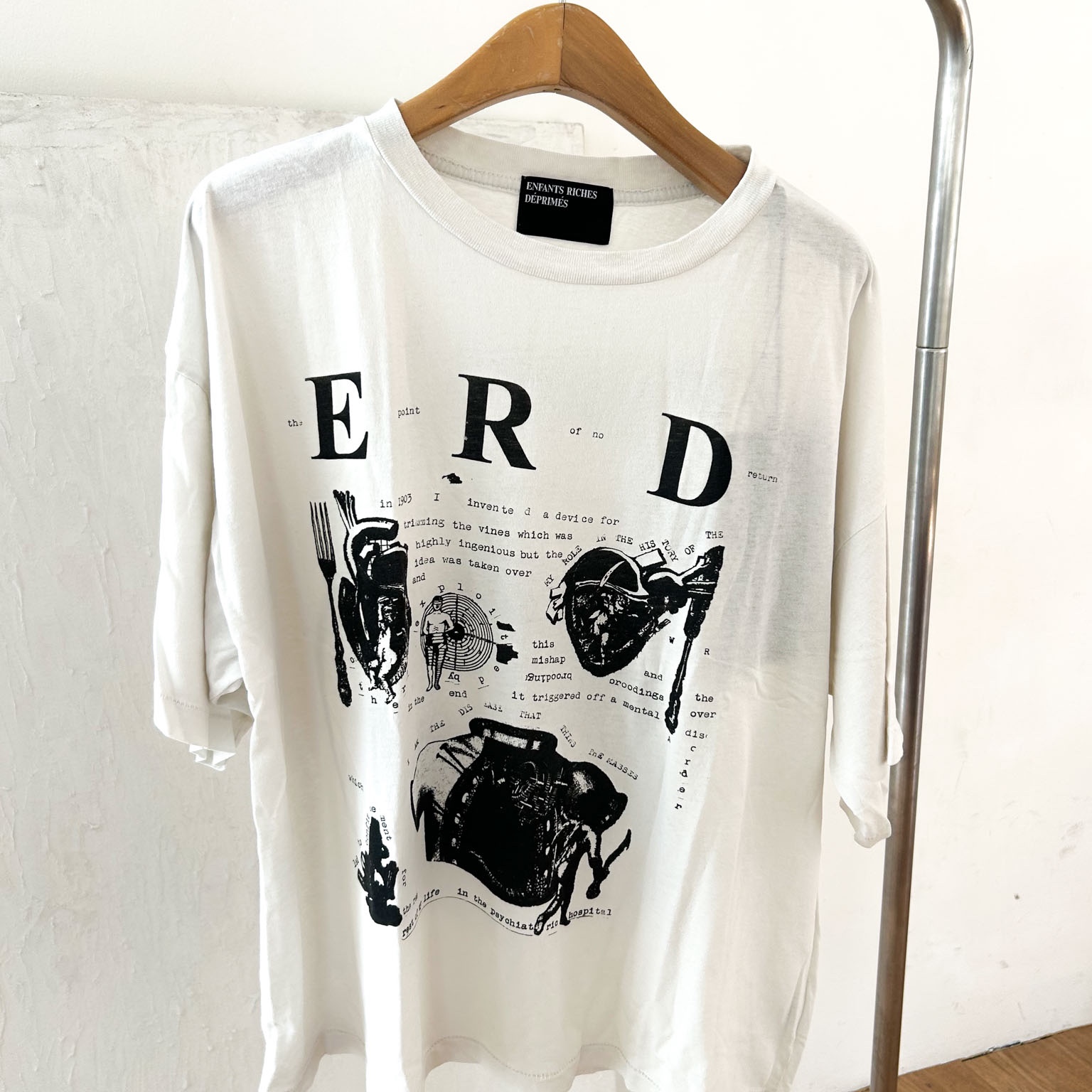 Enfants Riches Deprimes My Role In The War T-Shirt Faded White 착용 스타일 - 1