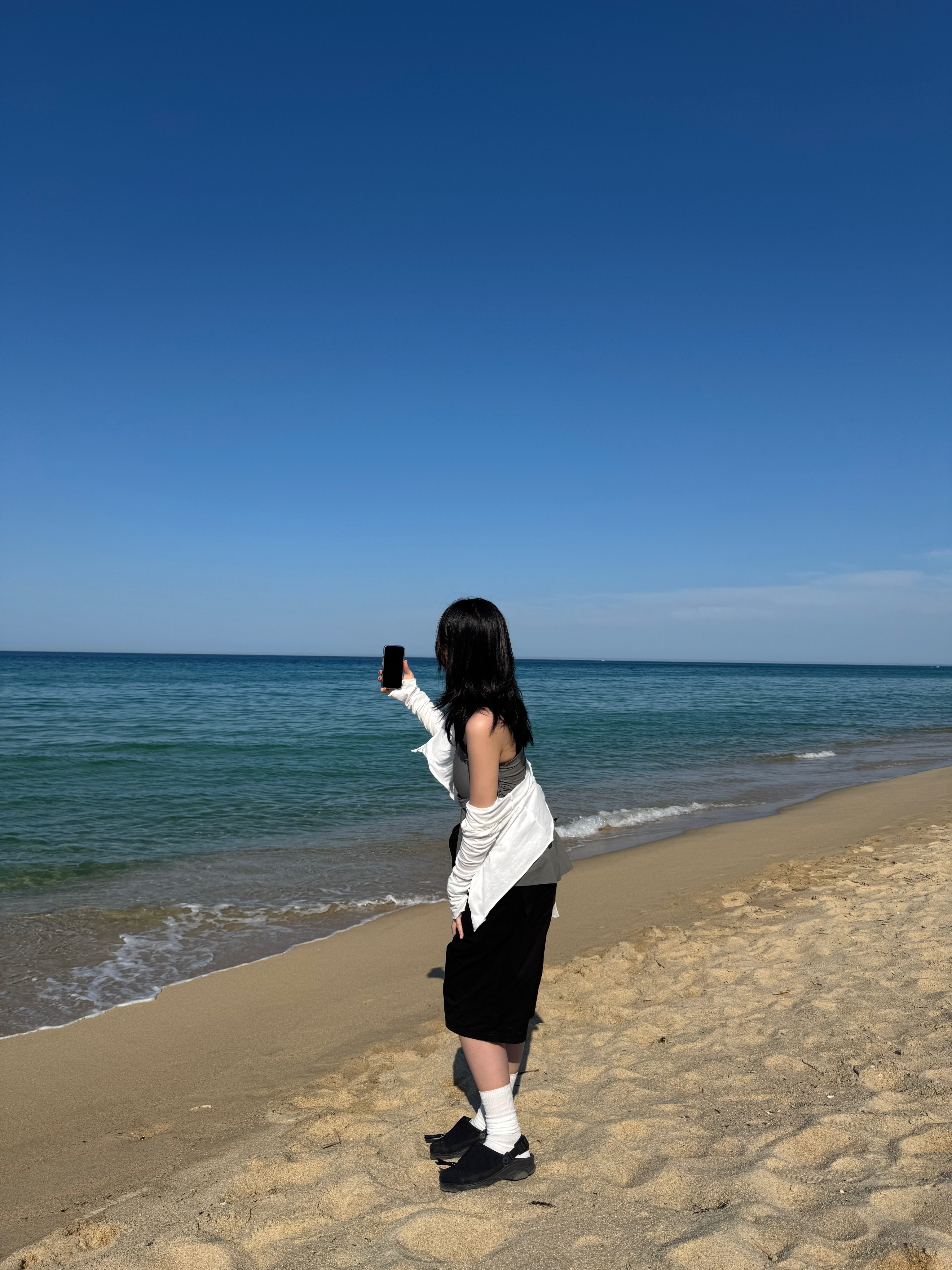 Mischief Mesh Pocket Cross Bag Black, Huey Receipt Pin Tuck Bermuda Pants Black ์ฐฉ์ฉ ์คํ์ผ - 4