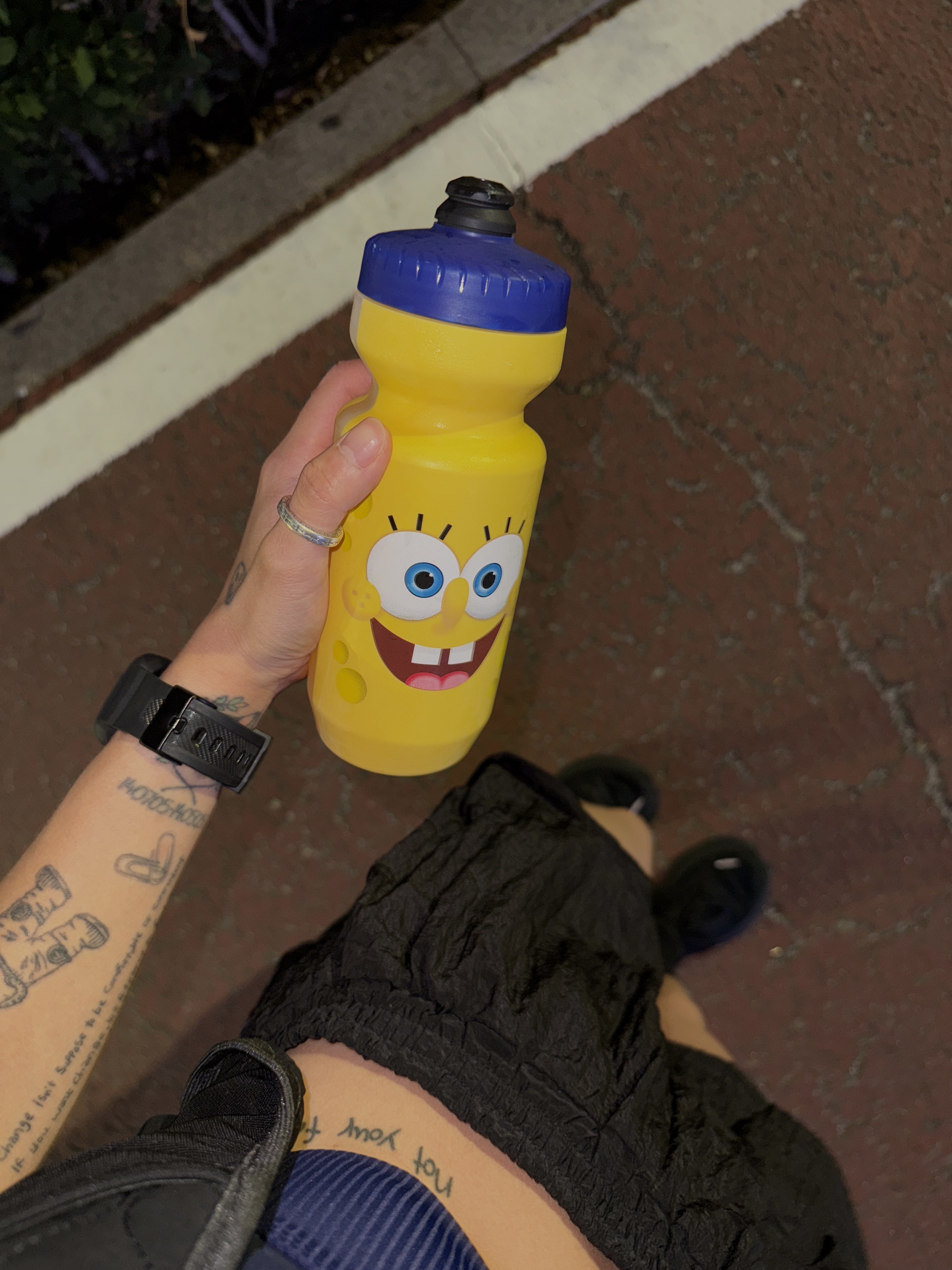 Supreme x SpongeBob SquarePants Specialized Sports Bottle Yellow - 25SS, Hoka Bondi 9 Black - Wide 착용 스타일
