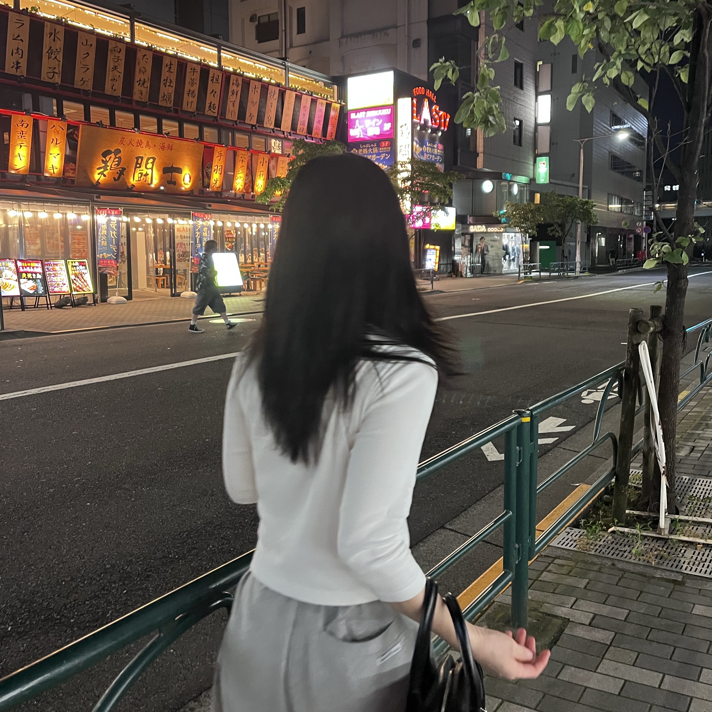 (W) Glowny 3/4 Button Fly T-Shirt White 착용 스타일 - 1