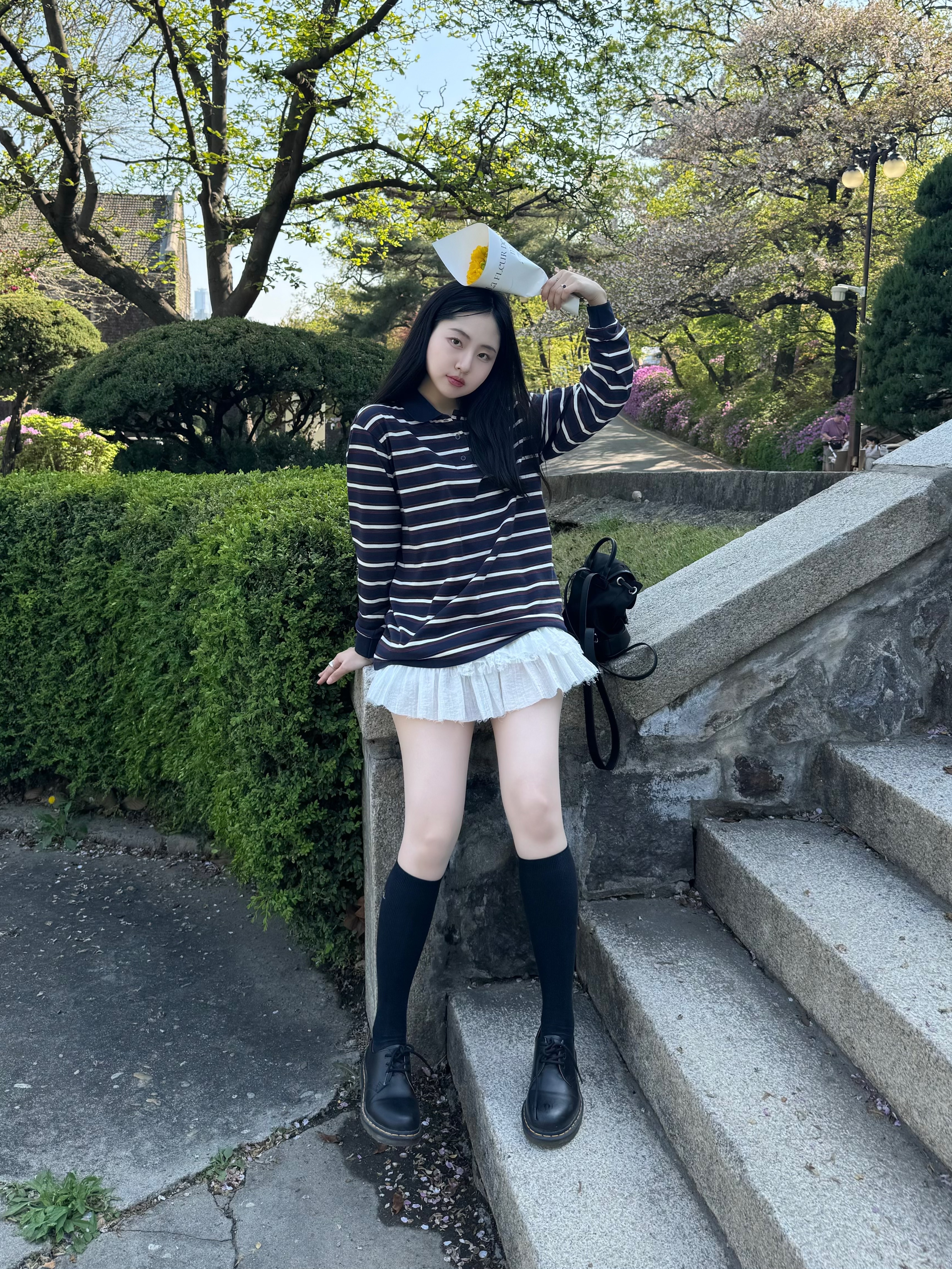 Threetimes Acorn Backpack Black, Dr. Martens 1461 Smooth Black 착용 스타일 - 2