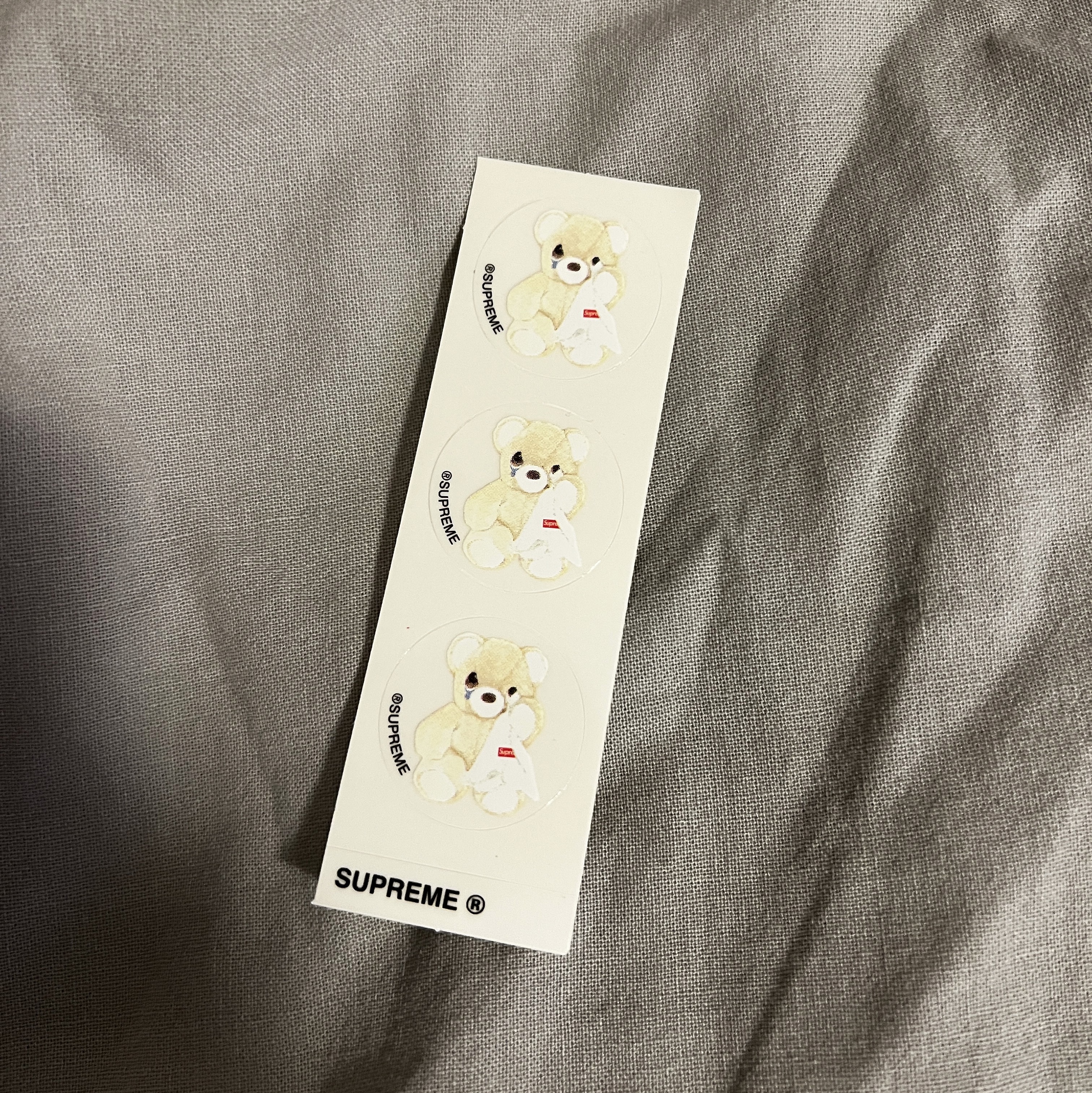 Supreme Bear T-Shirt Black - 25SS, Supreme Bear T-Shirt White - 25SS 착용 스타일