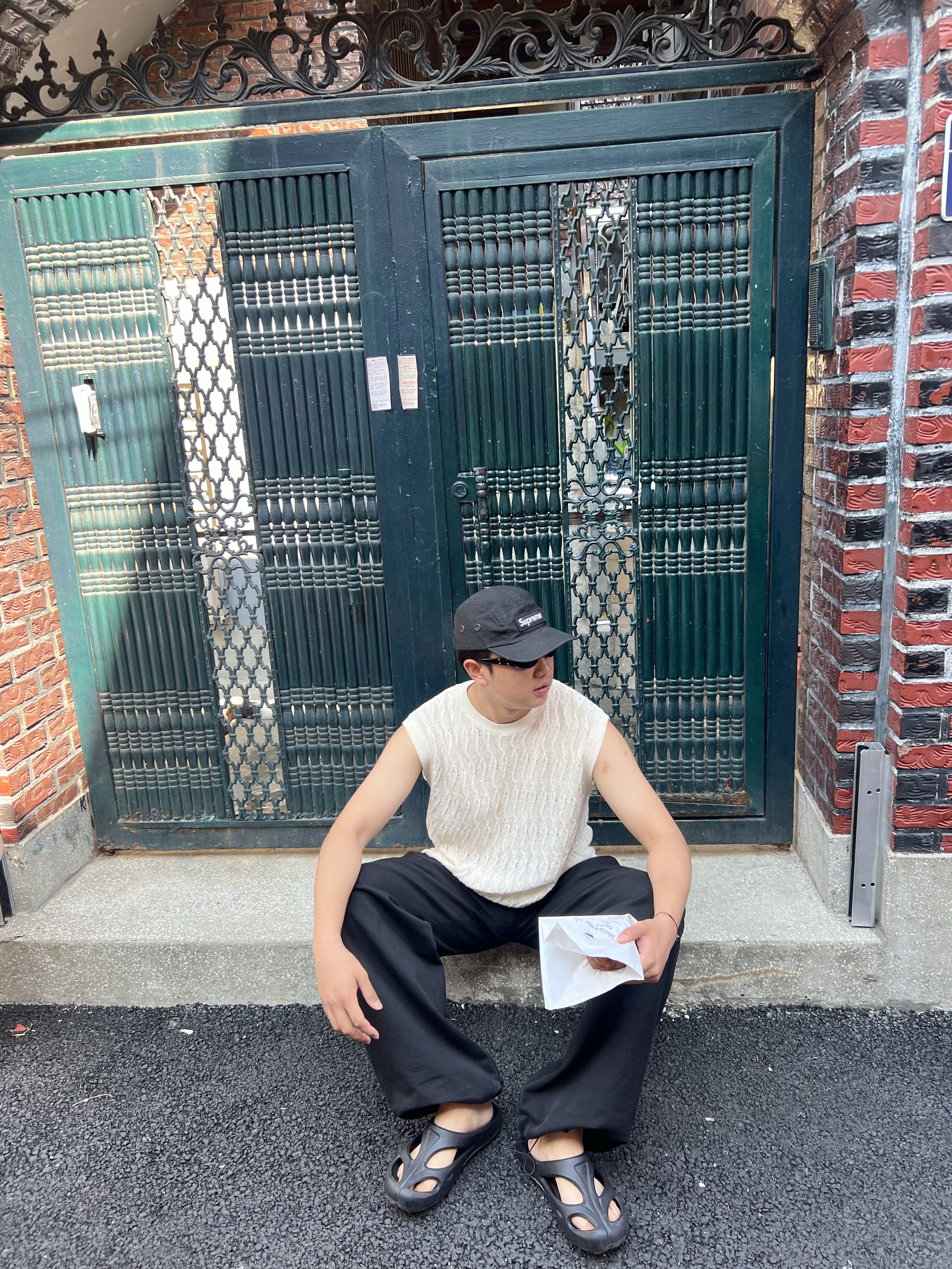 Keen Shanti Black Dawn Blue, Supreme Washed Chino Twill Camp Cap Black - 25SS 착용 스타일