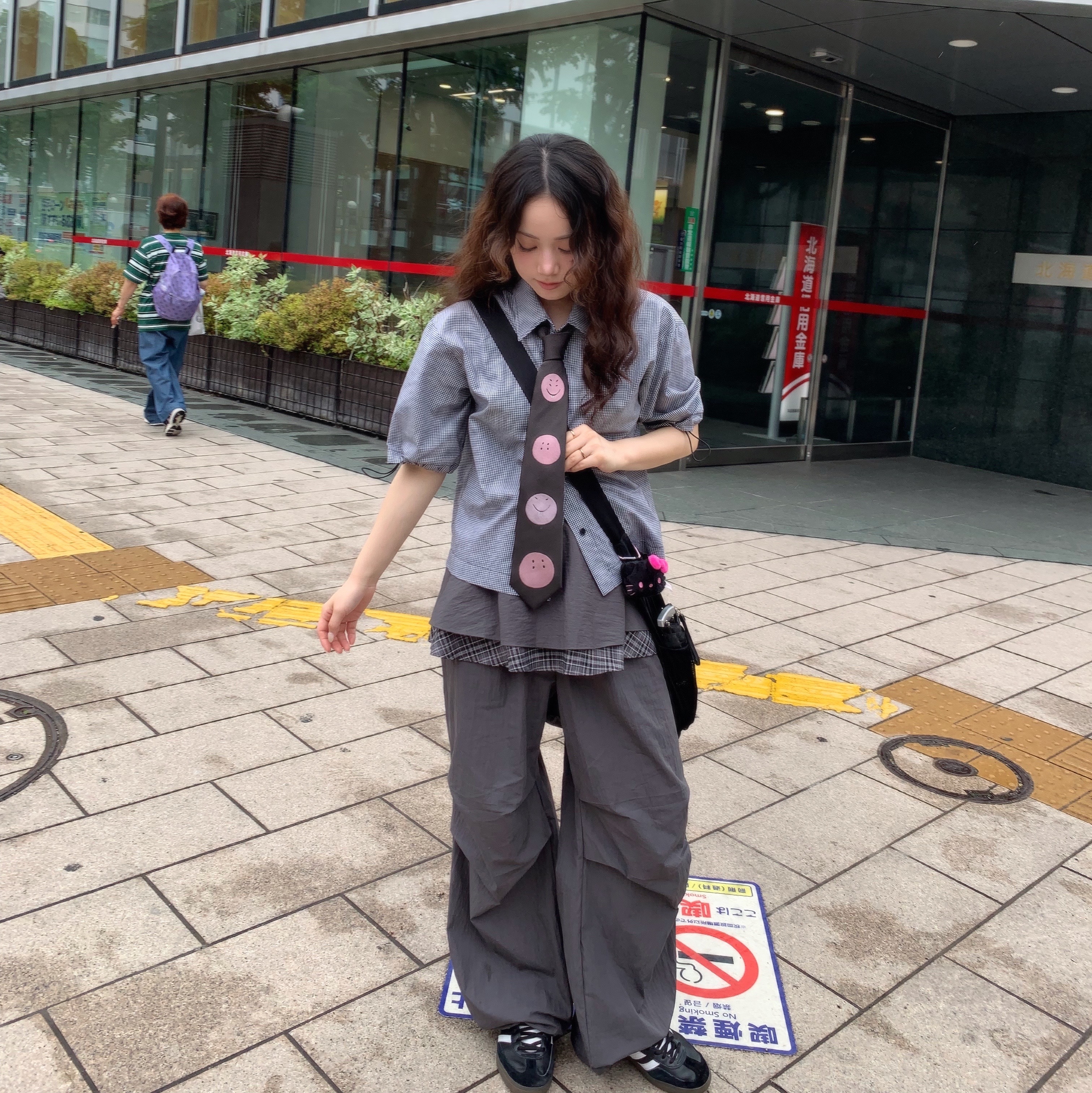 Kapital Silk Twill Jap Tie Black Pink, Adidas Spezial Handball Core Black 착용 스타일