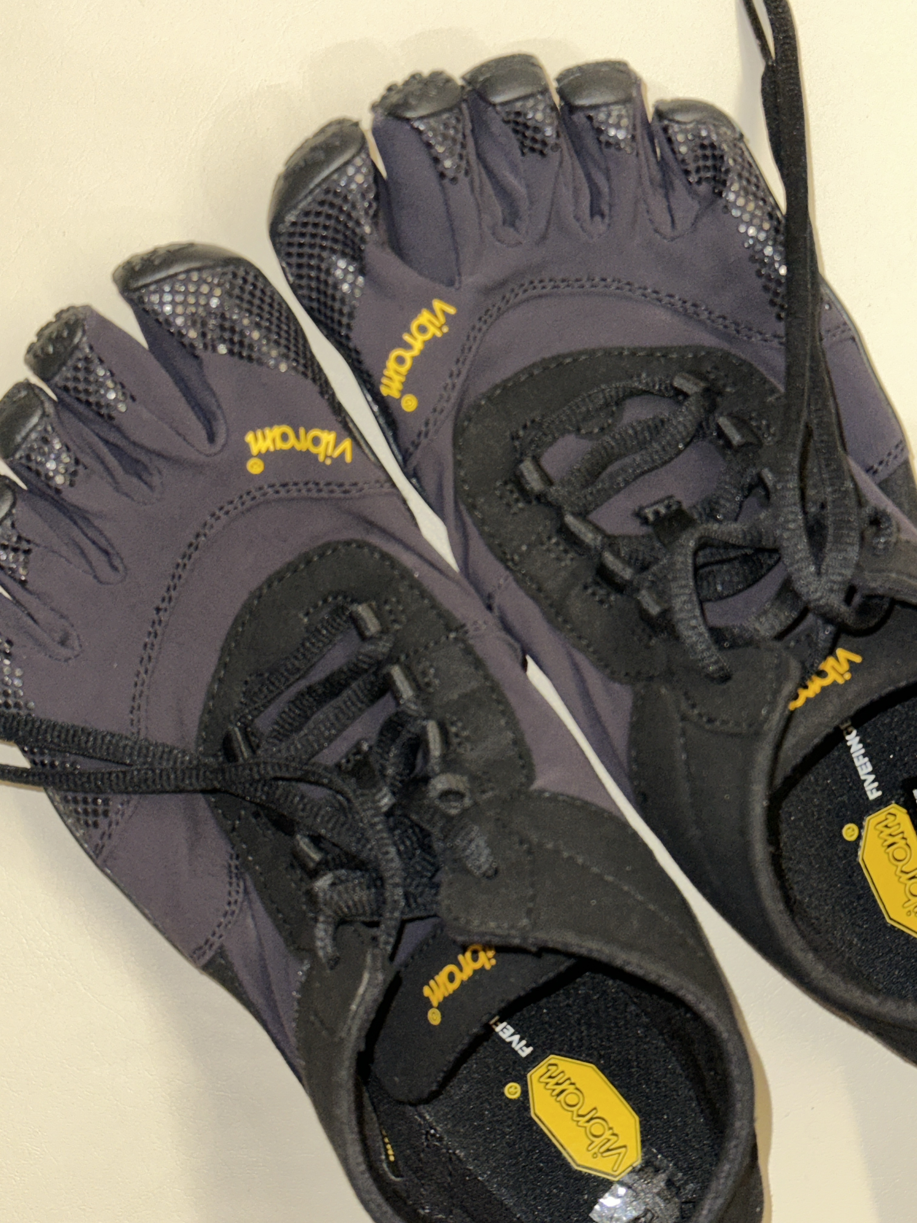 Vibram Fivefingers V-Trek Black 착용 스타일 - 4