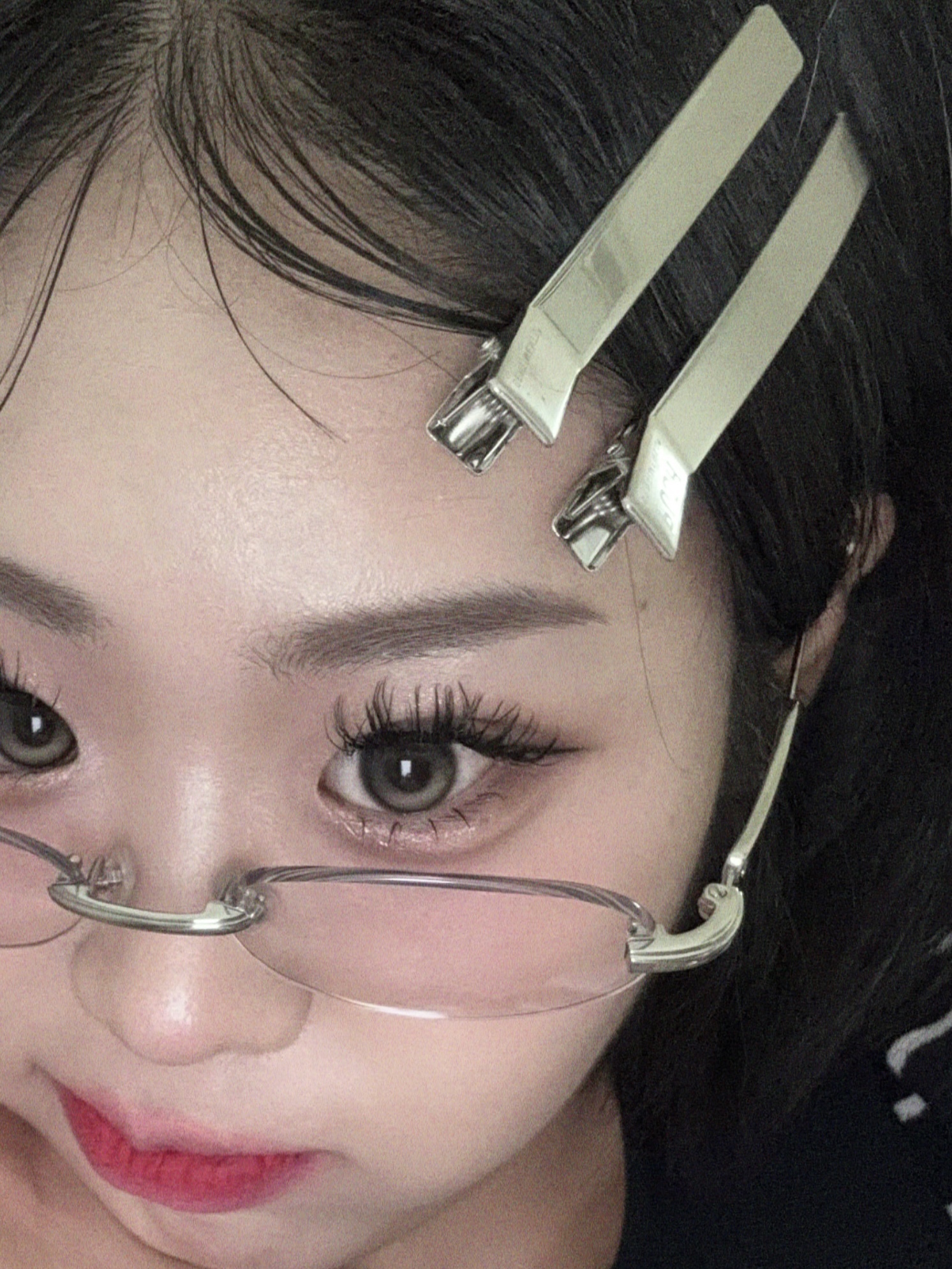 Gentle Monster x Maison Margiela MM217 Silver Clear 착용 스타일 - 3