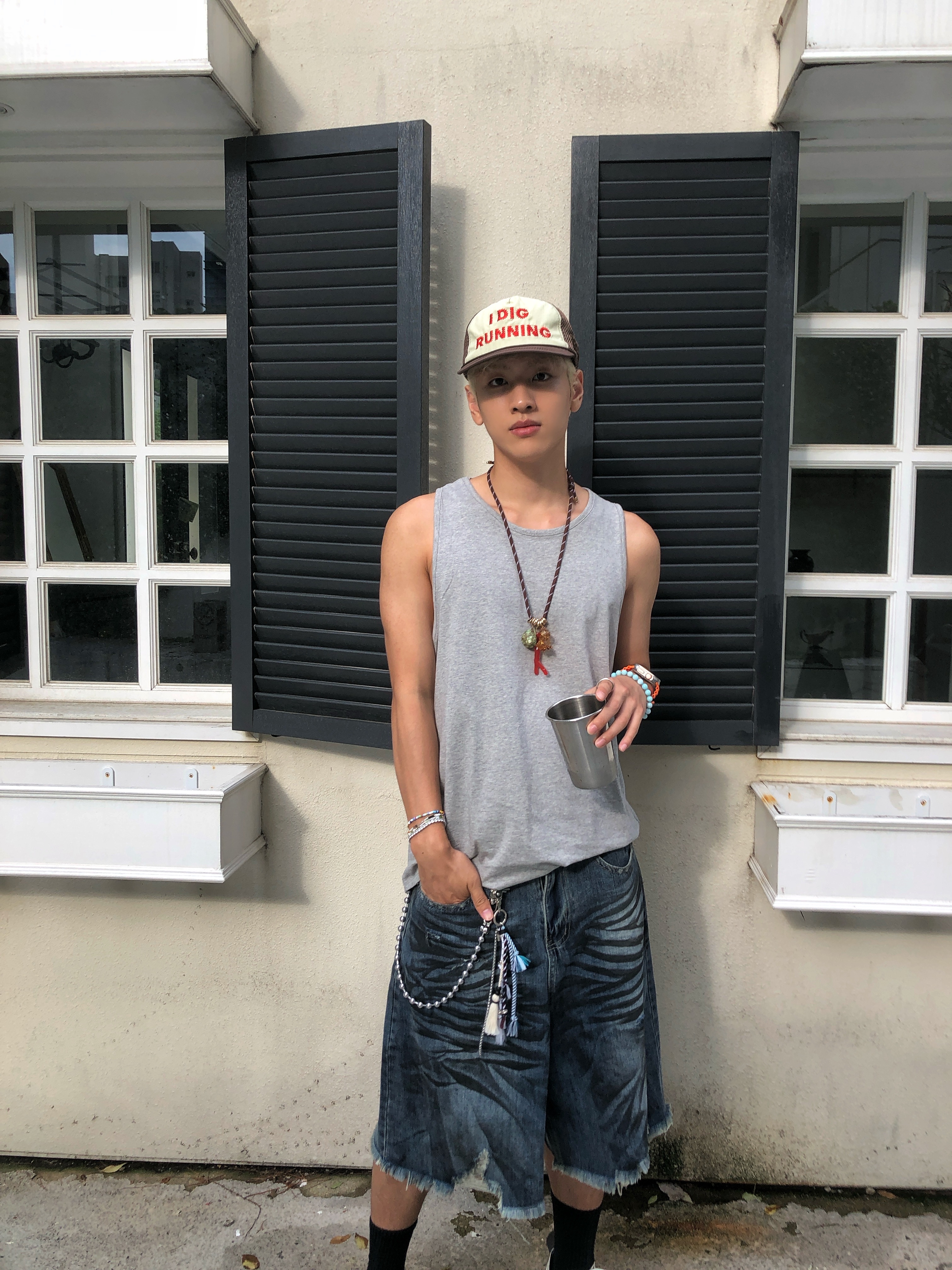 Norda 001 LTD Mars, Alex Zono I Dig Running Trucker Hat OG Brown 착용 스타일 - 2