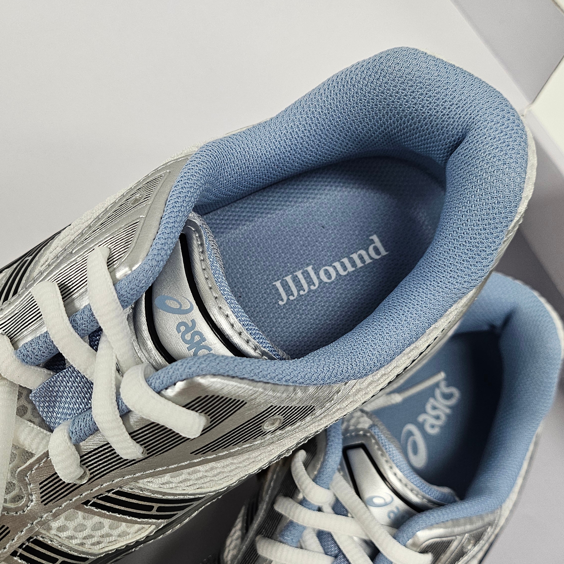 Asics x JJJJound Gel-Kayano 14 White Navy 착용 스타일 - 3