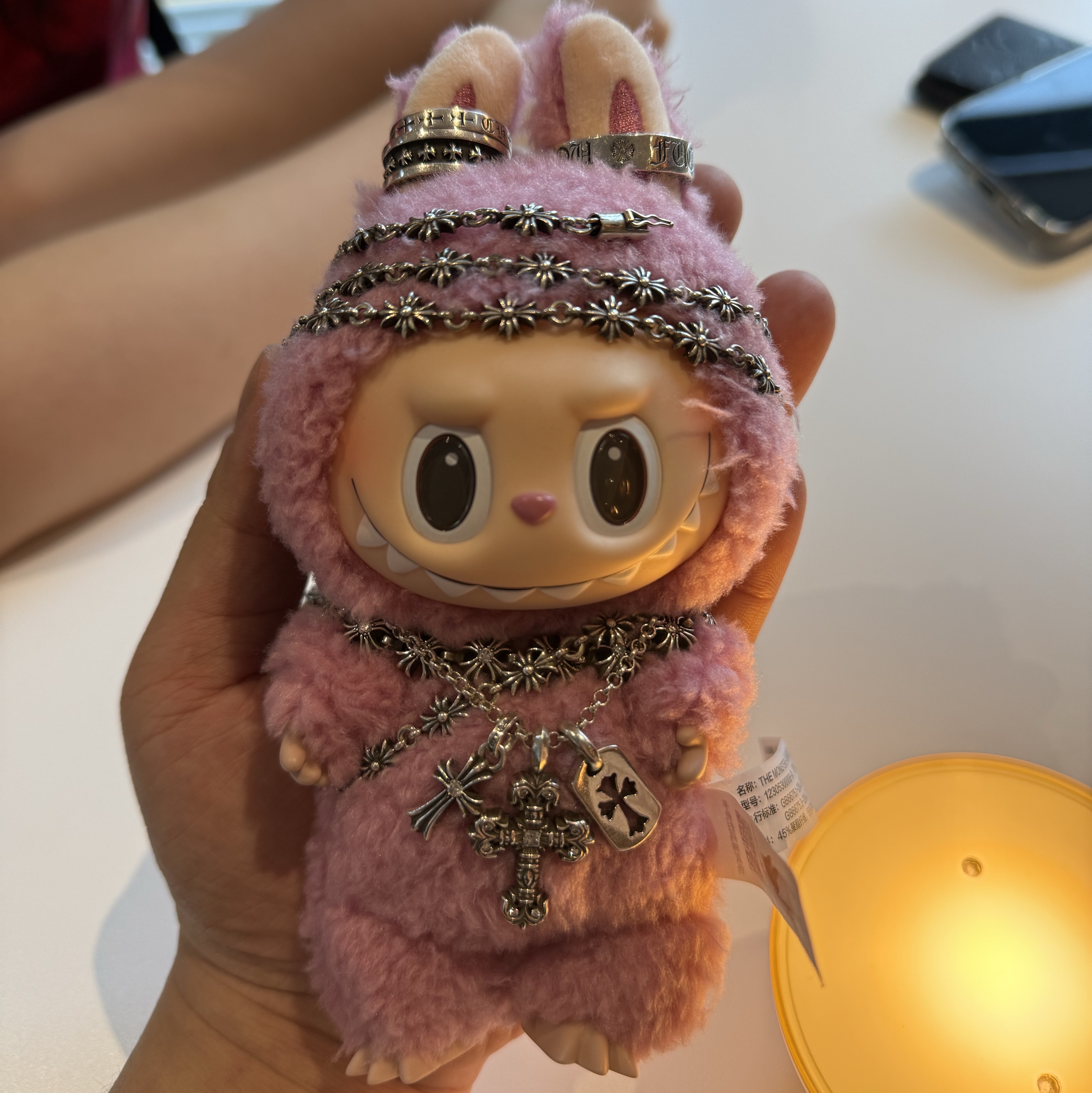 Pop Mart Labubu The Monsters Highlight Series Sealed Case (1 Blind Box), Pop Mart Labubu Let's Play Together Doll Series Sealed Case (6 Blind Boxes) 착용 스타일 - 2