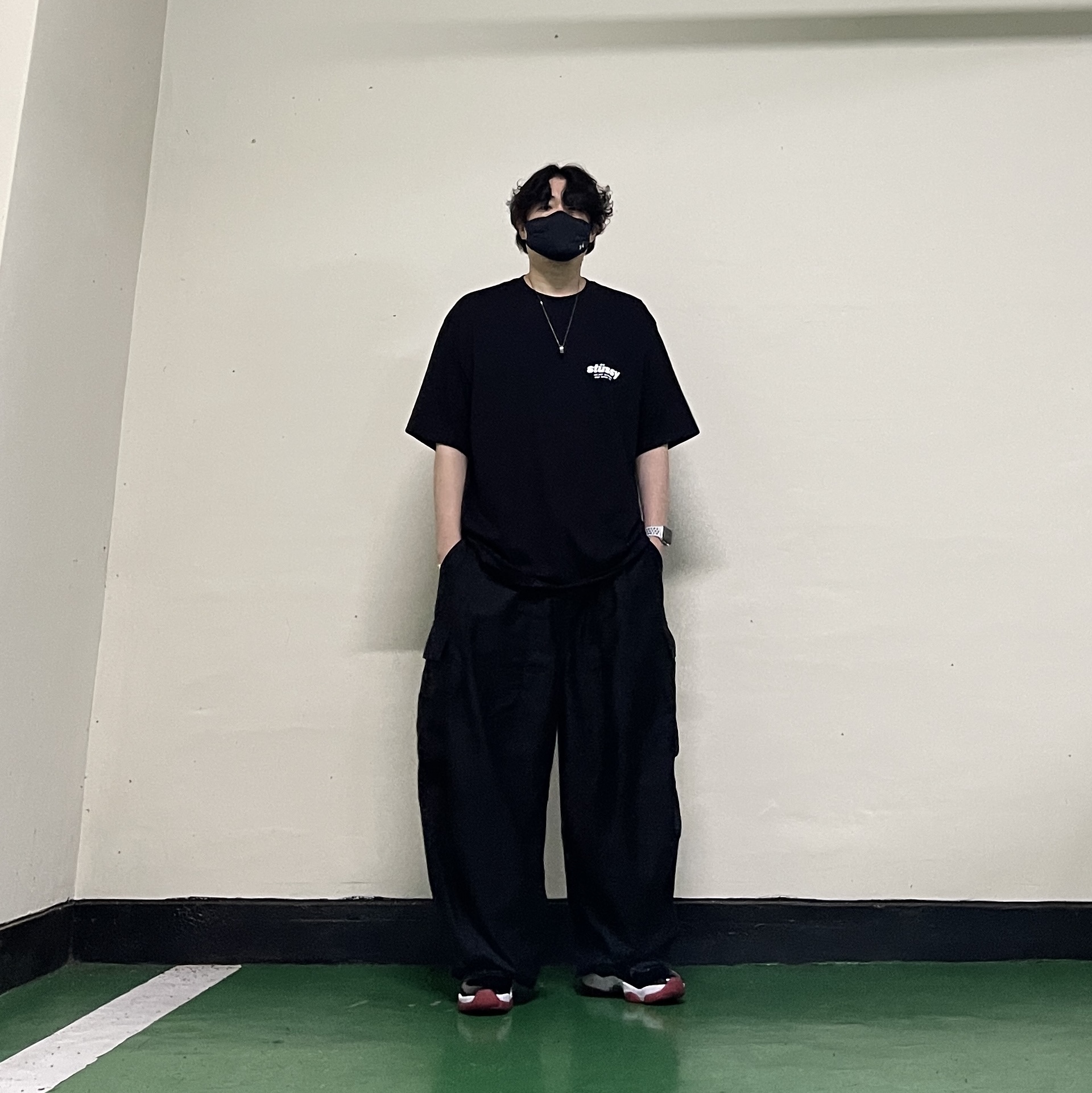 Stussy Rollers T-Shirt Black, Needles H.D. BDU Pants Black 착용 스타일 - 2