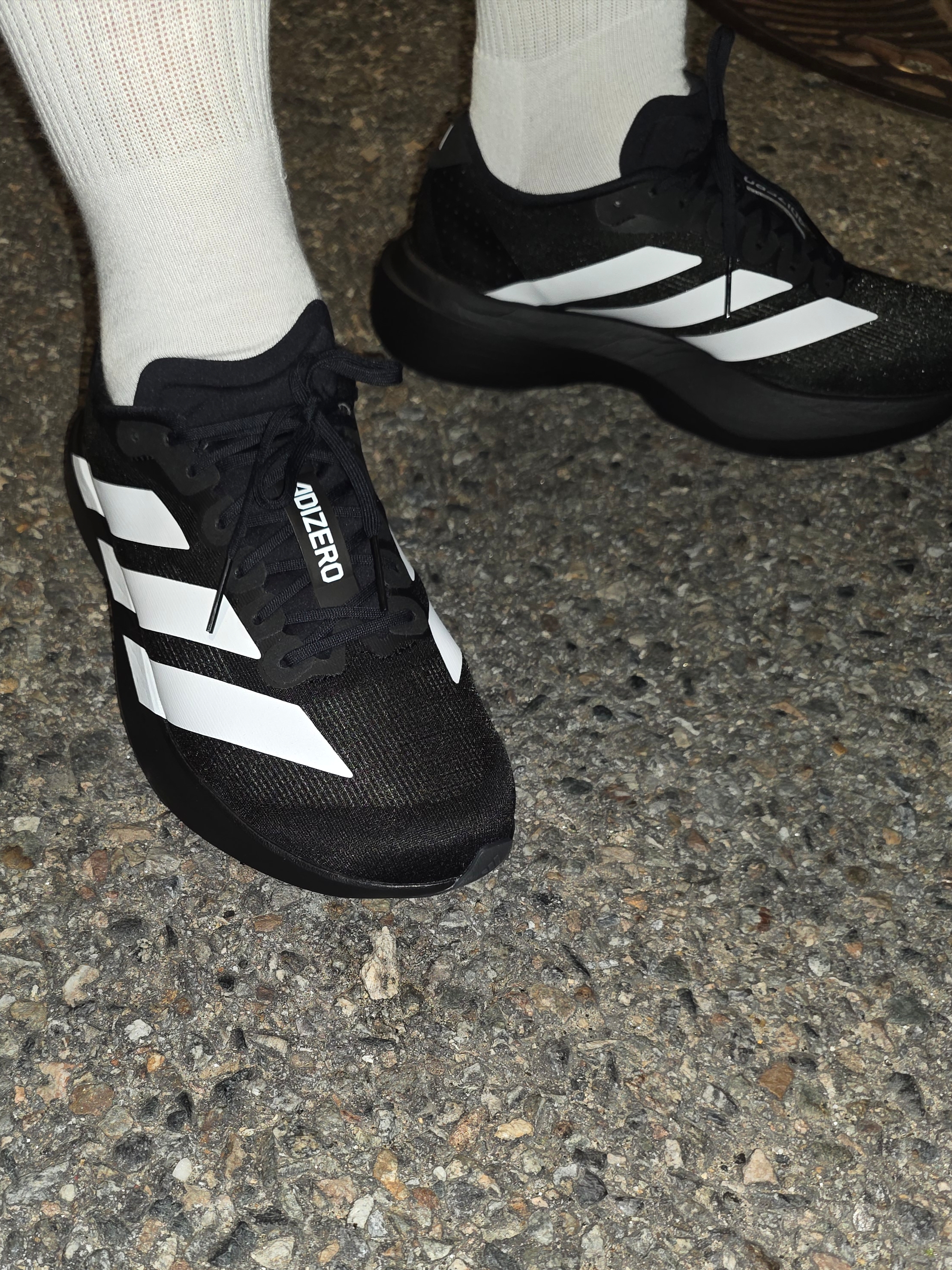Adidas Adizero EVO SL Core Black Cloud White 착용 스타일 - 4