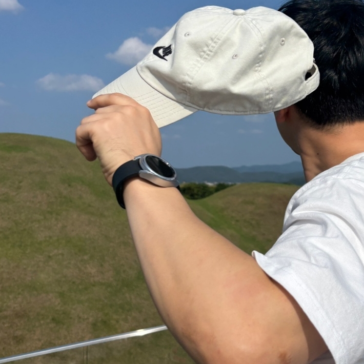 Nike Heritage 86 Futura Washed Cap Light Bone 착용 스타일