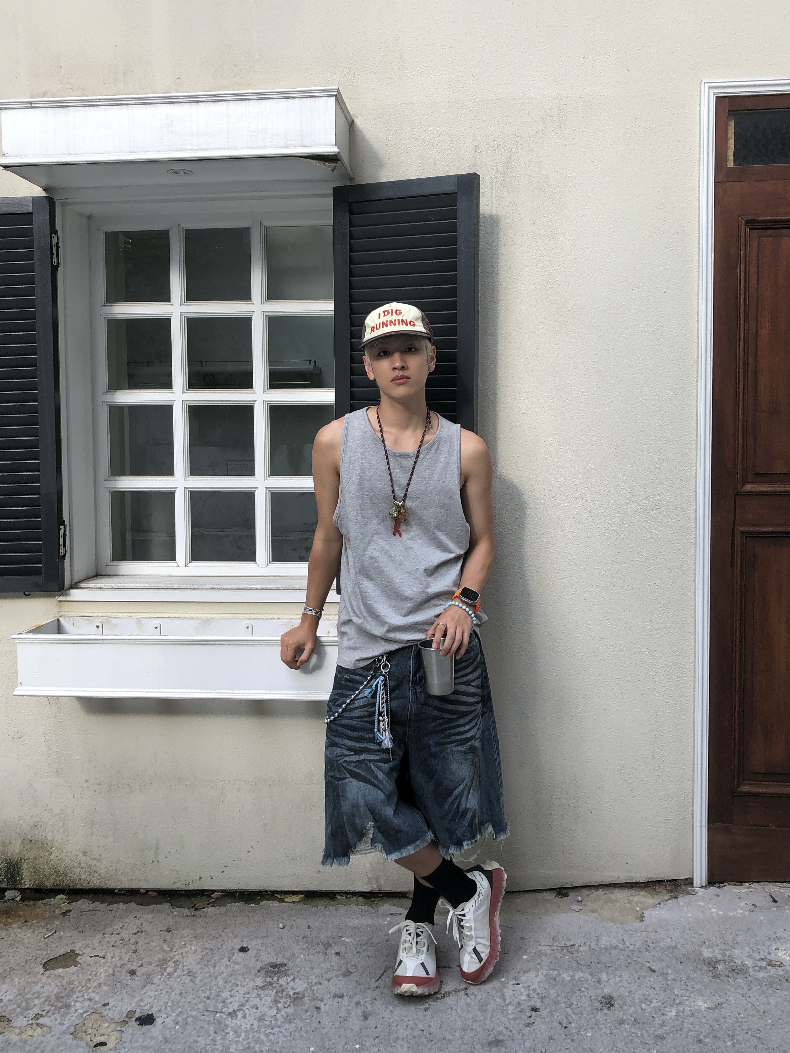 Norda 001 LTD Mars, Alex Zono I Dig Running Trucker Hat OG Brown 착용 스타일 - 3