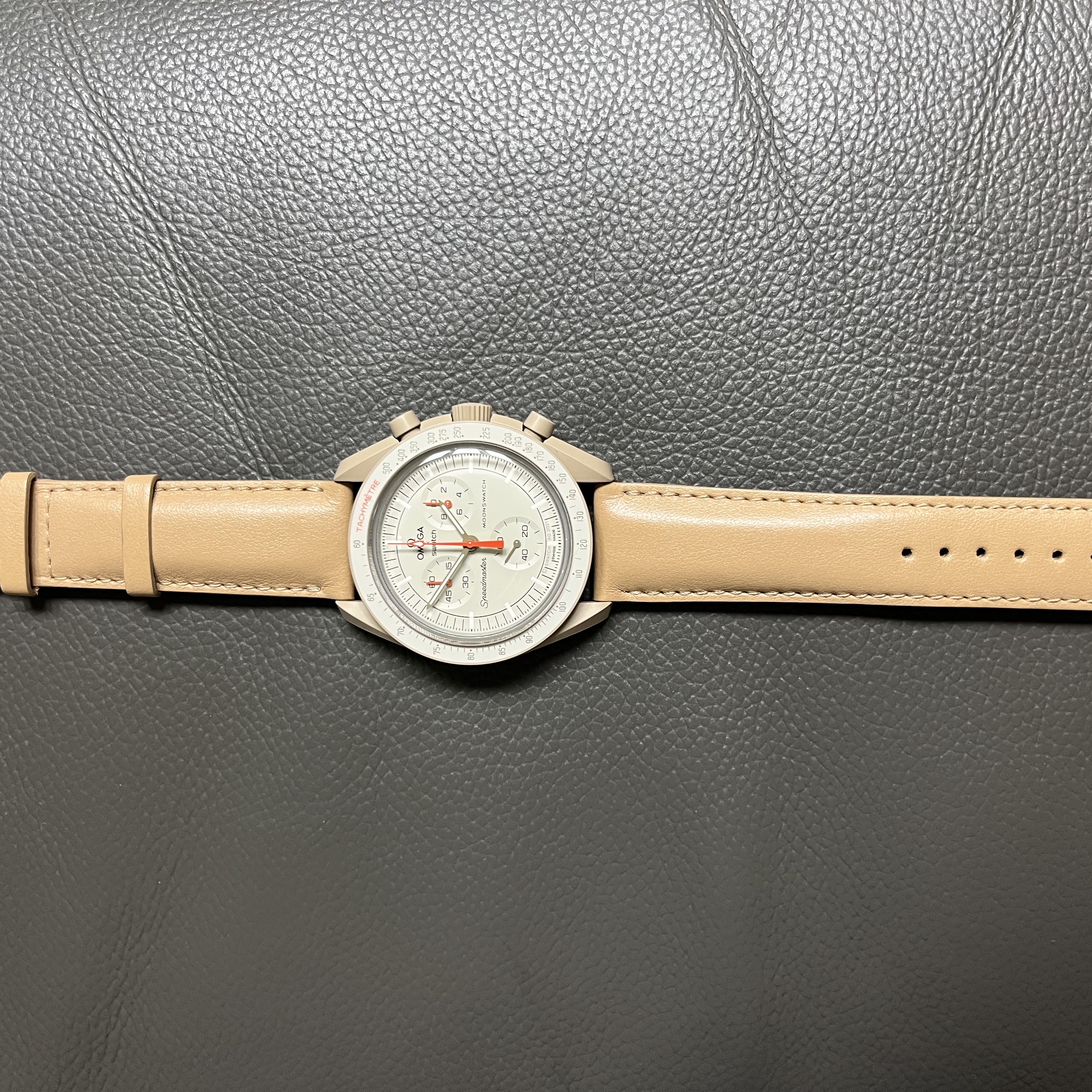 Swatch x Omega Bioceramic MoonSwatch Mission To Jupiter 착용 스타일