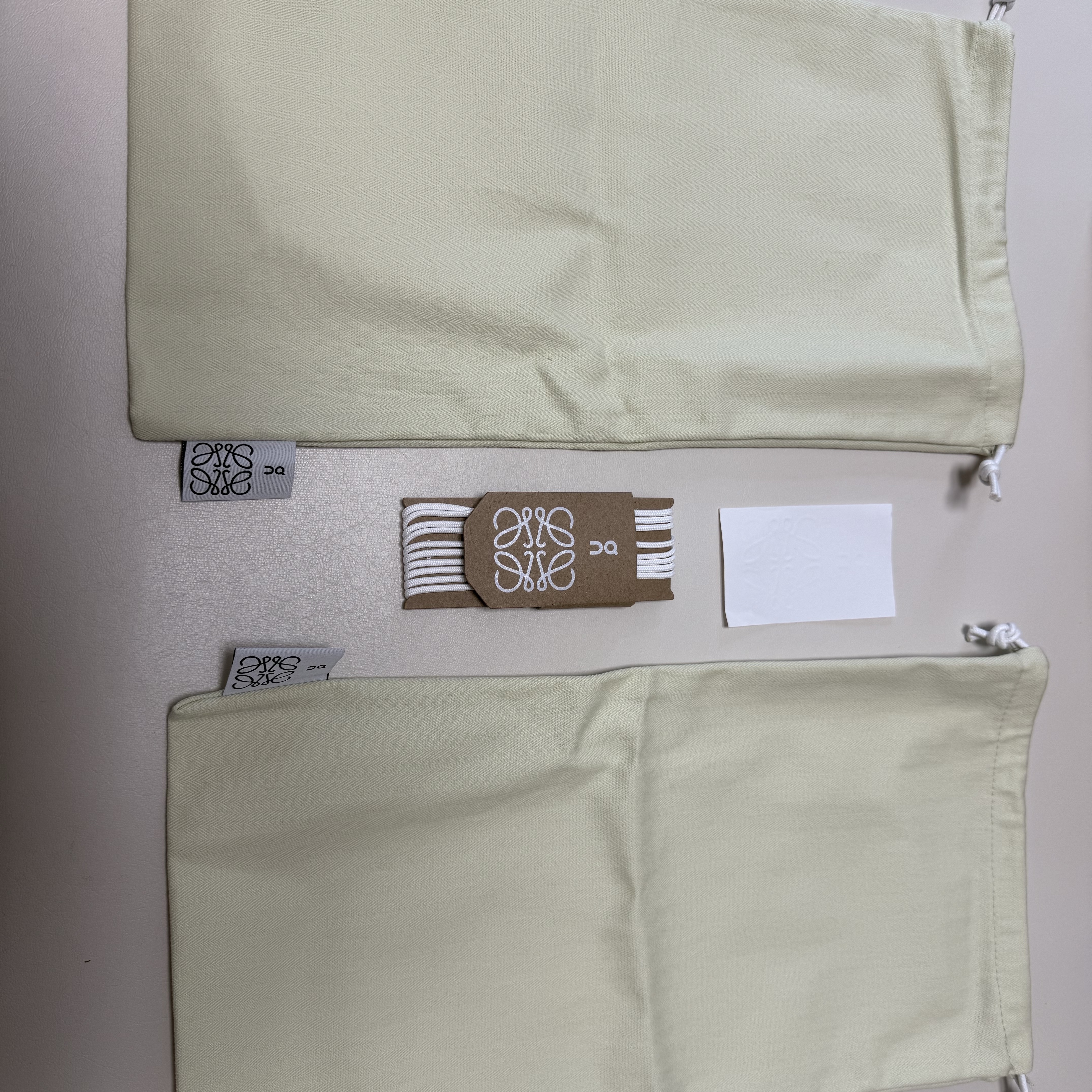 Loewe x On Running Cloudtilt Sand 착용 스타일 - 7