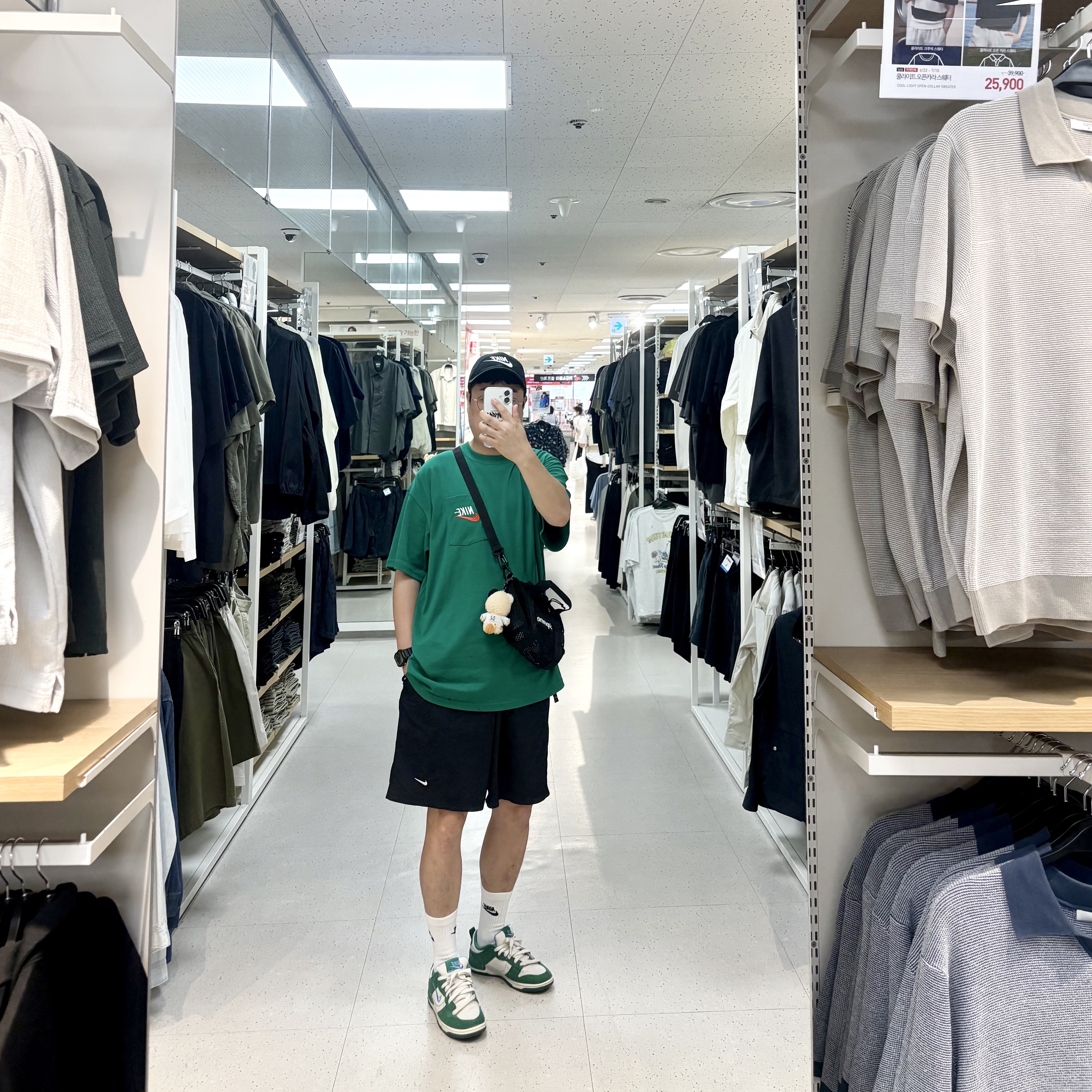 Nike Heritage 86 Futura Washed Cap Black White, Nike Solo Swoosh Woven Shorts Black - Asia 착용 스타일 - 1