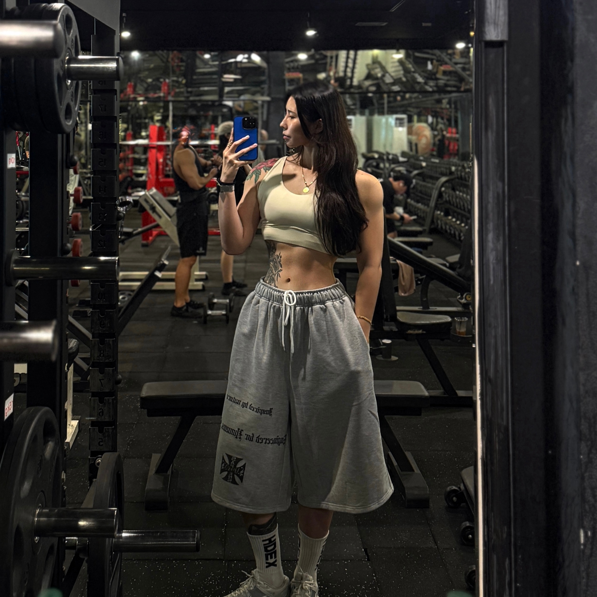[KREAM 단독] Sapiens Engineered Over Fit Shorts Gray 착용 스타일