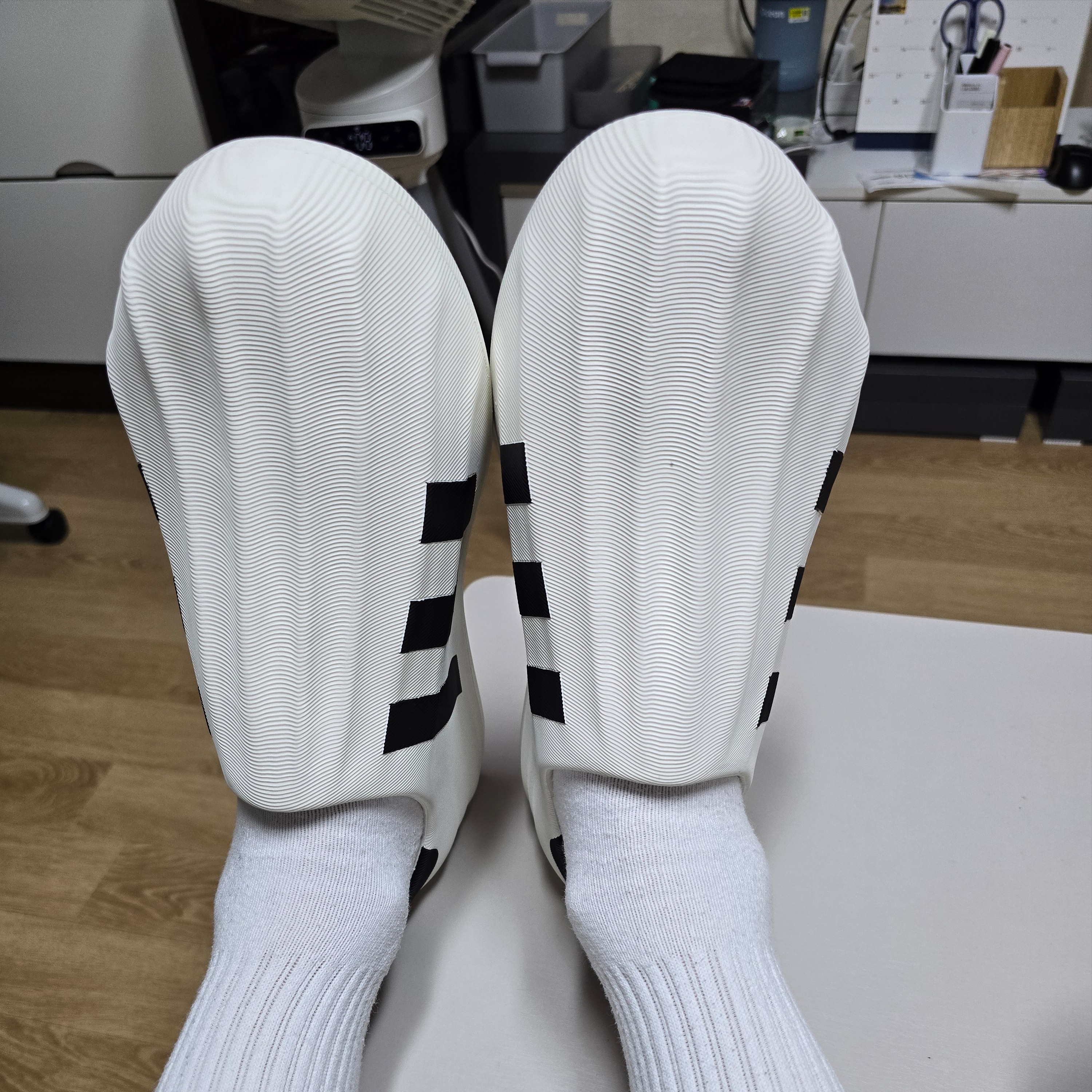 Adidas Adifom Superstar Core White 착용 스타일