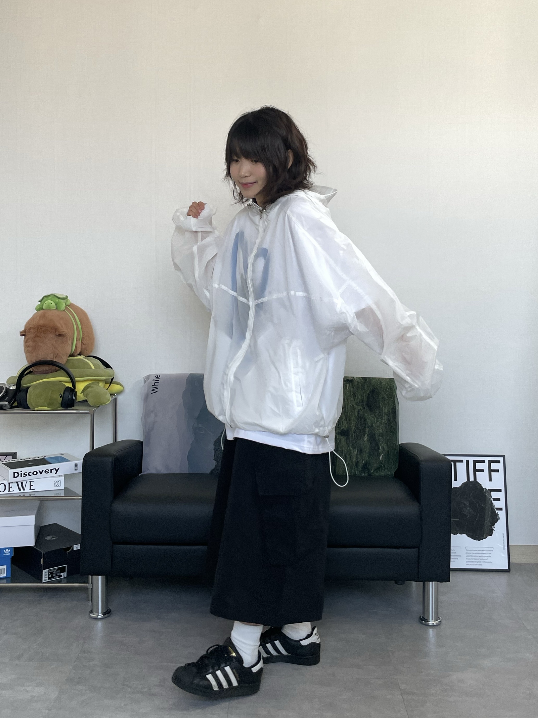 Adidas Superstar Core Black White 착용 스타일 - 3