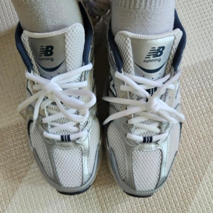 New Balance 530 Steel Grey 착용 스타일