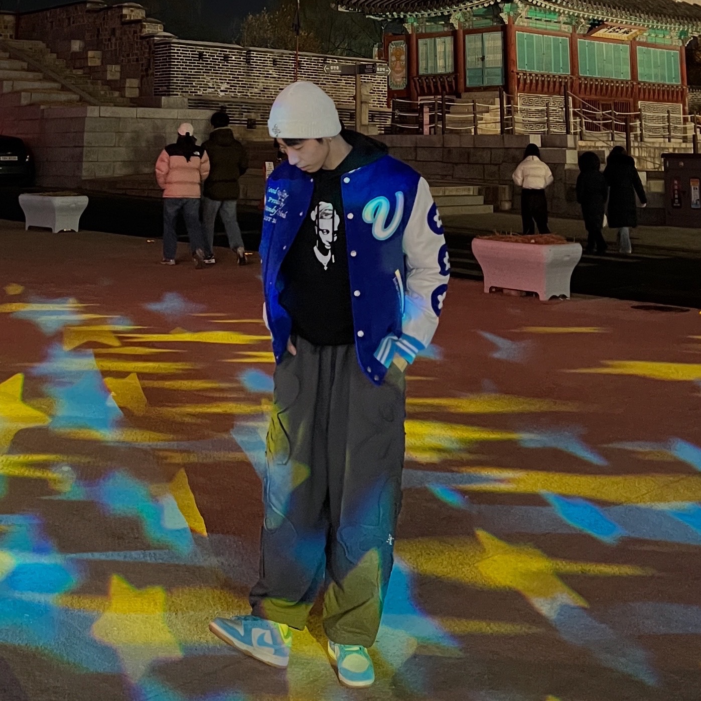 Vandy The Pink x Doraemon Varsity Jacket, Surgery Clover Logo Beanie Ver.2 White 착용 스타일