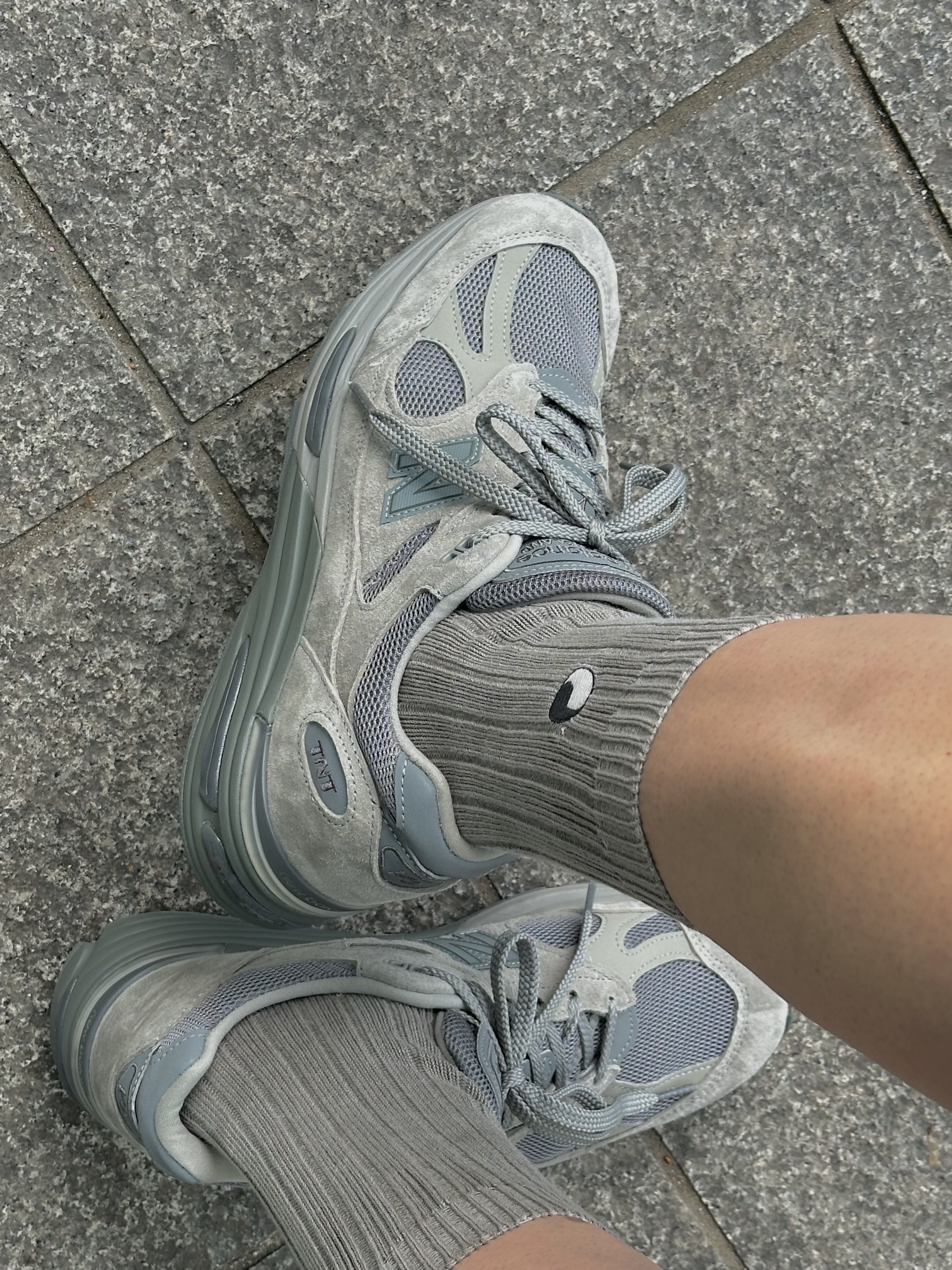 Salomon x MM6 Maison Margiela XT-15 Light Blue, New Balance x Thisisneverthat 991v2 Made in UK Grey 착용 스타일 - 5