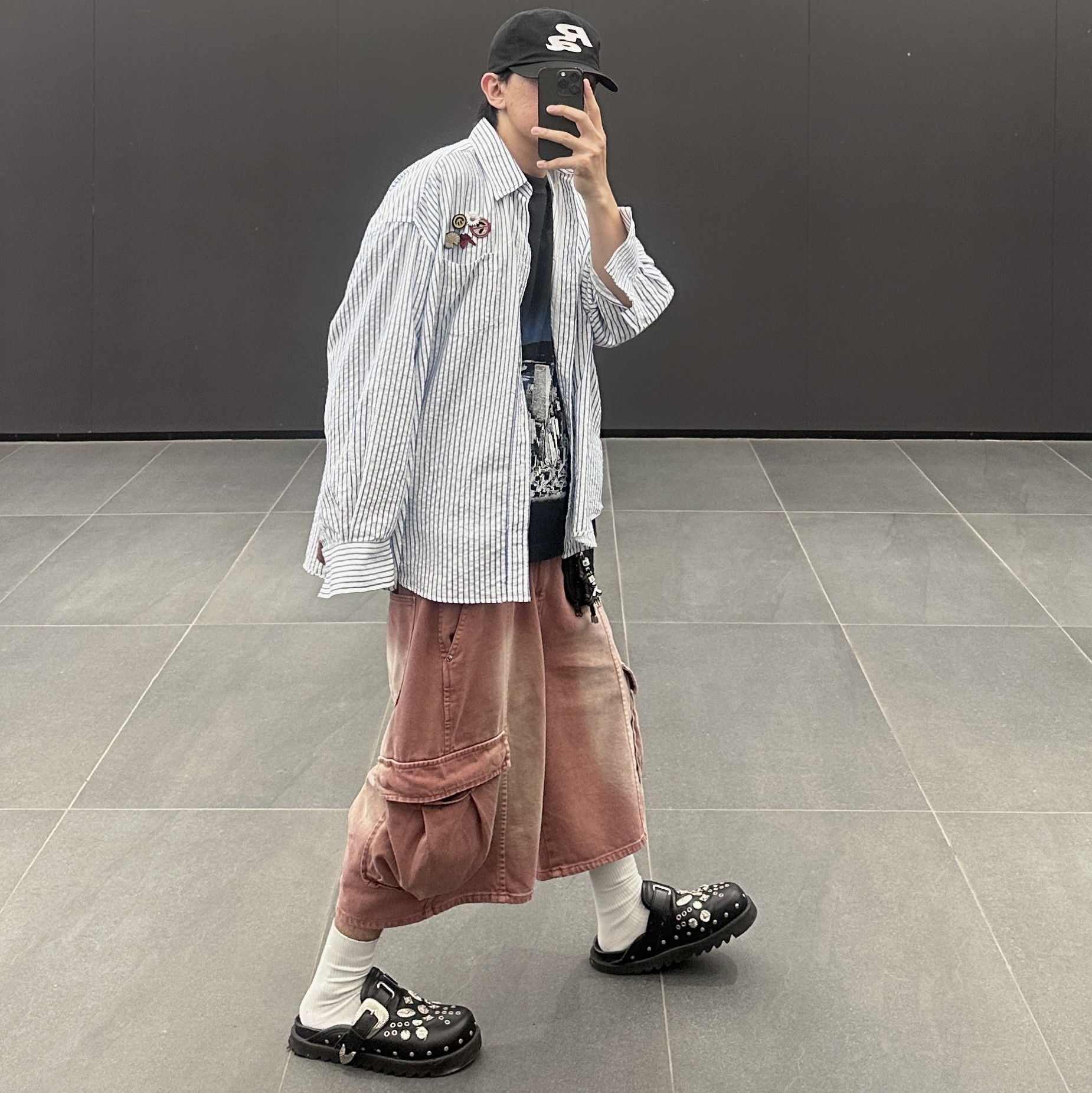 Toga Virilis AJ1066 Mules Leather Black 착용 스타일 - 1