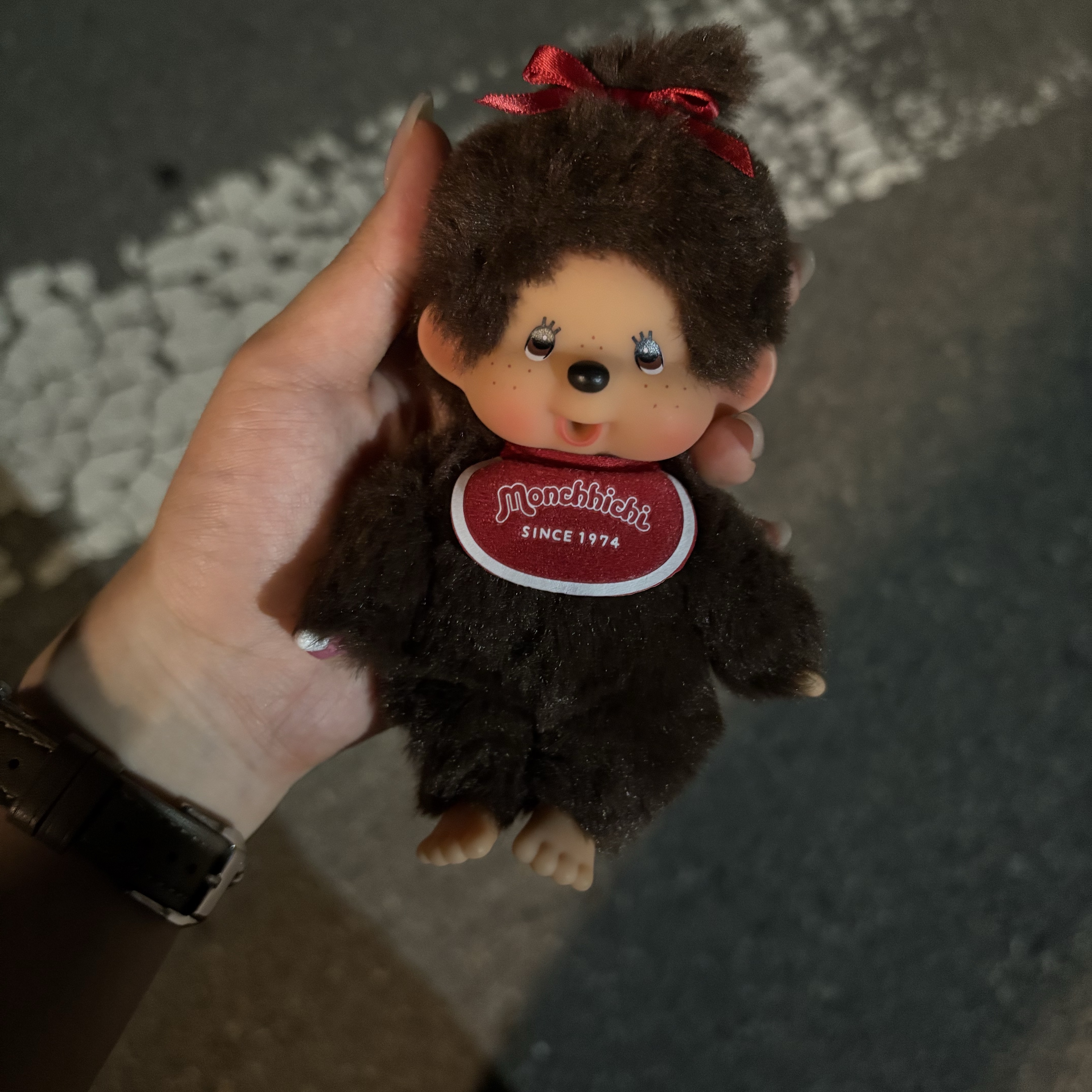 Monchhichi SS Girl Key Chain Brown 착용 스타일