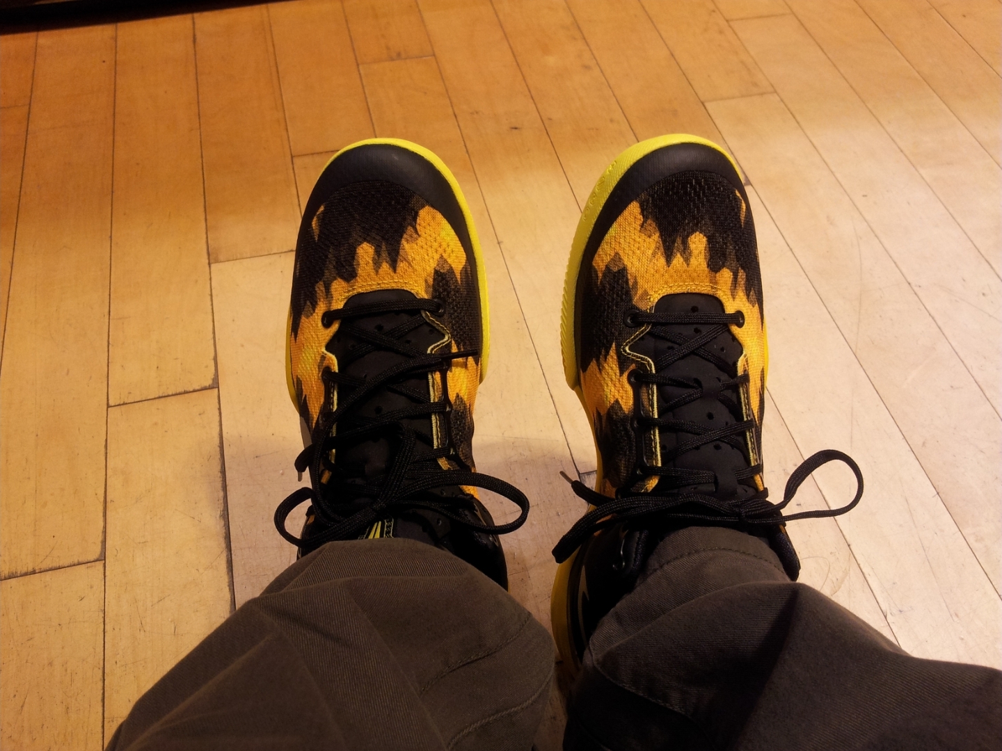 Nike Kobe 8 System Black Vivid Sulfur 착용 스타일