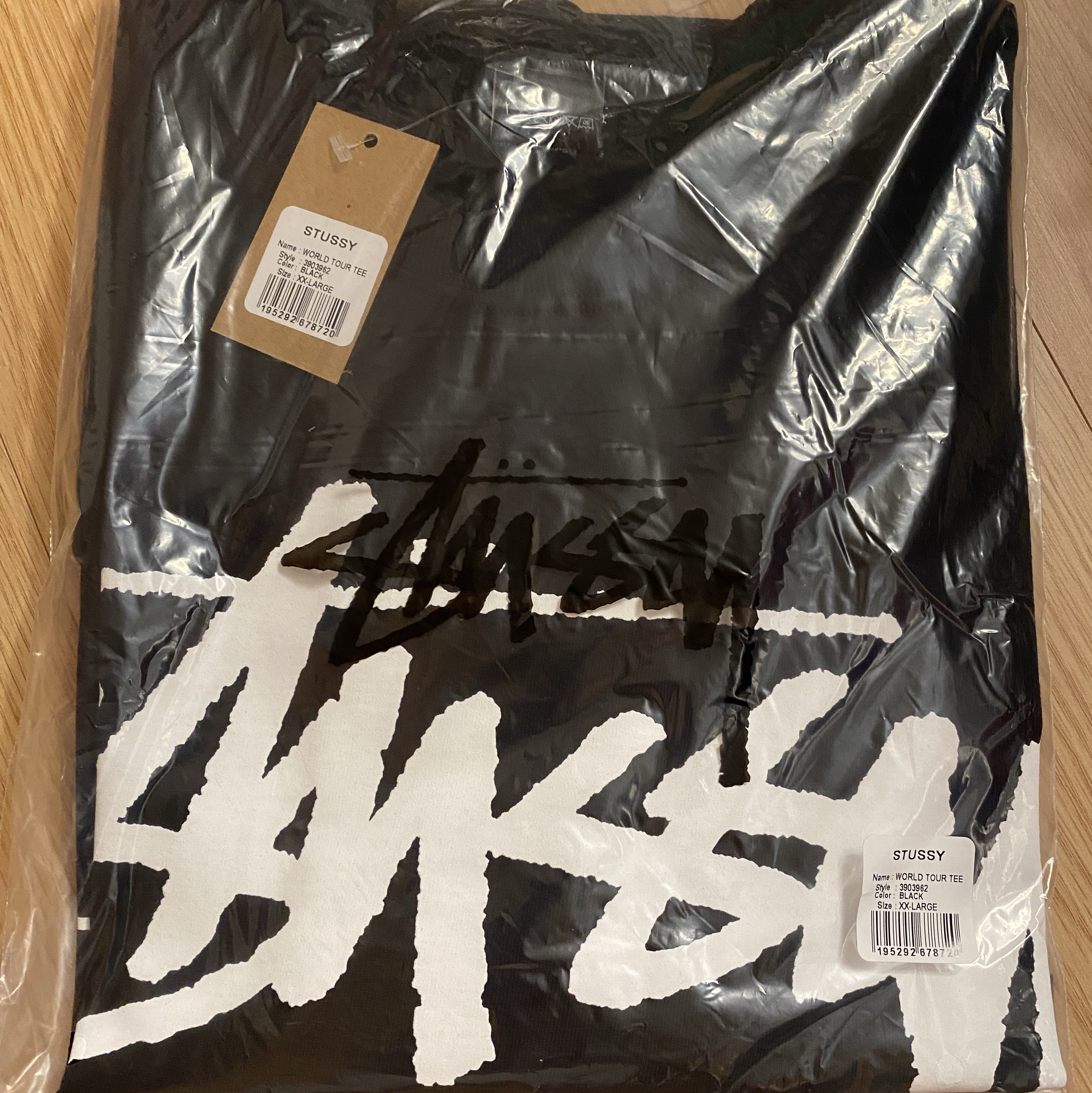 Stussy World Tour T-Shirt Black 2024,2025 착용 스타일