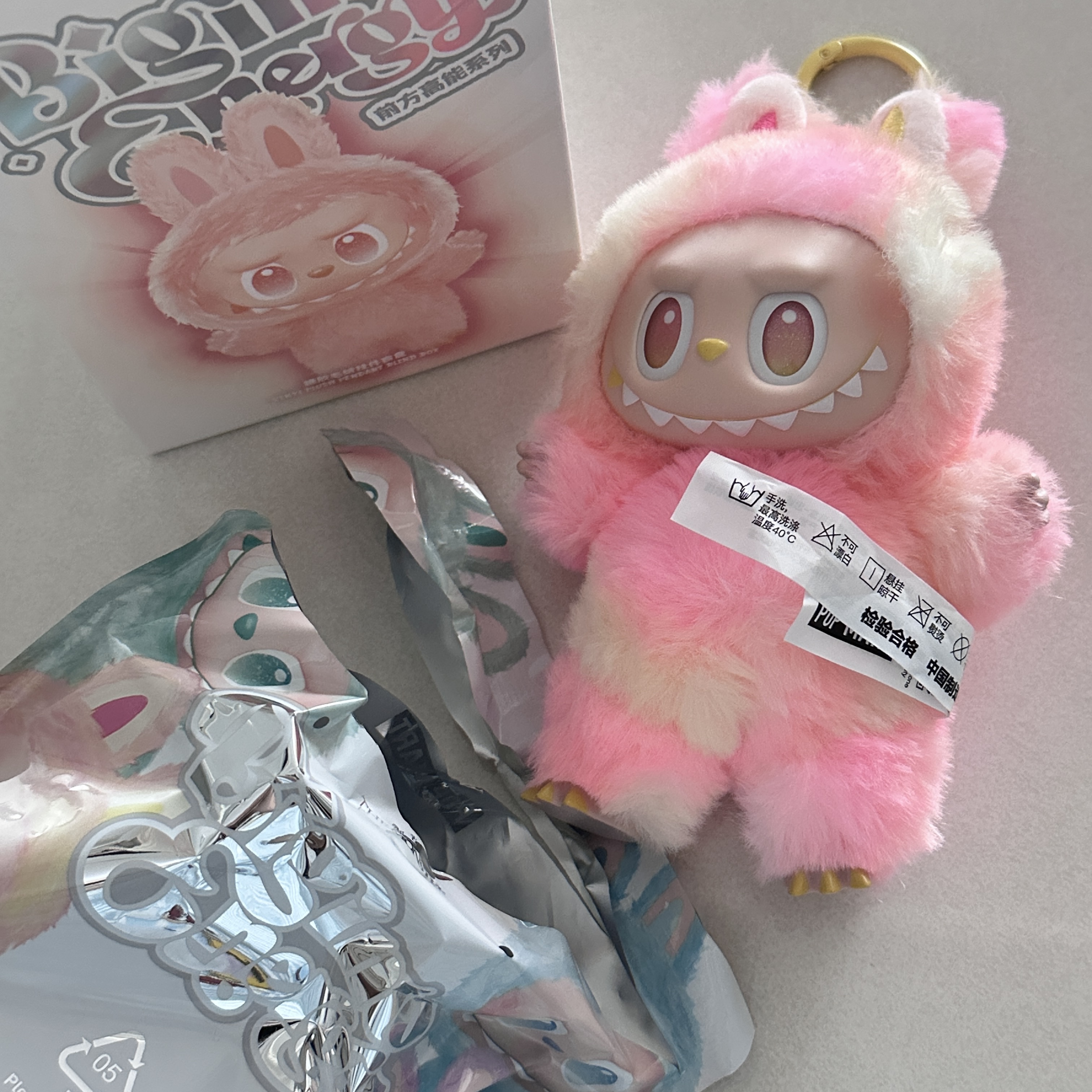 Pop Mart Labubu The Monsters Highlight Series Sealed Case (6 Blind Boxes) 착용 스타일 - 2