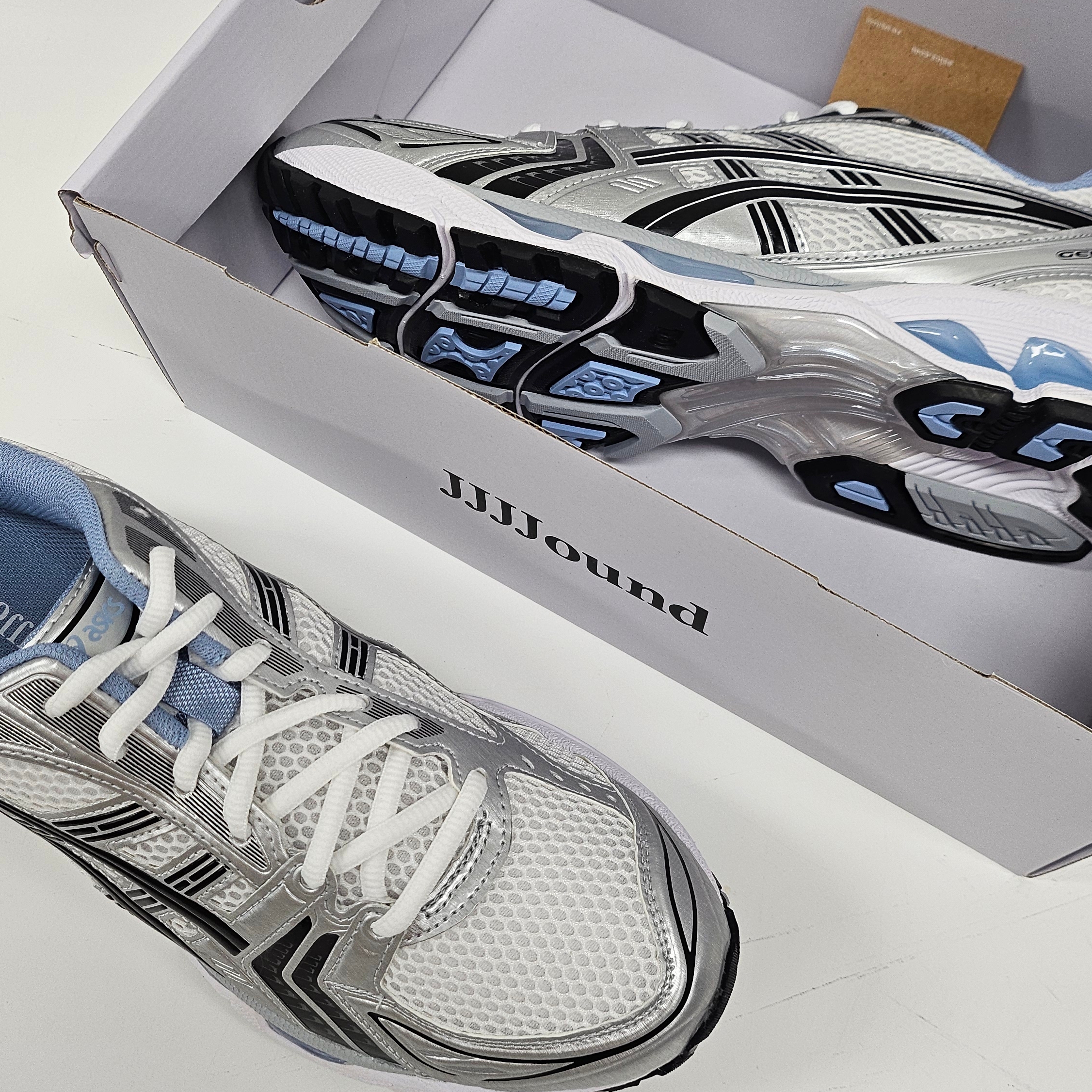 Asics x JJJJound Gel-Kayano 14 White Navy 착용 스타일 - 7